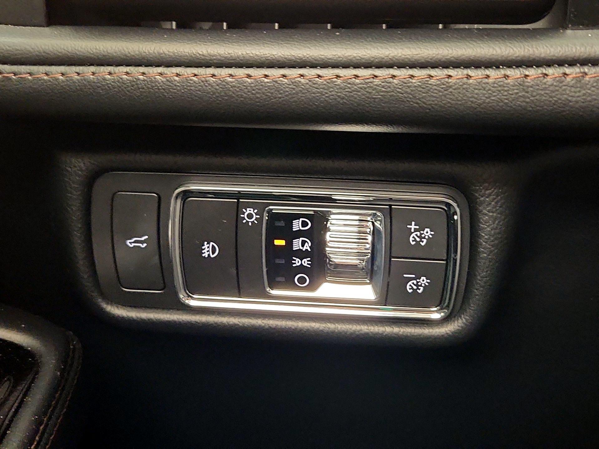 Thumbnail: 2021 Lincoln Aviator - 13