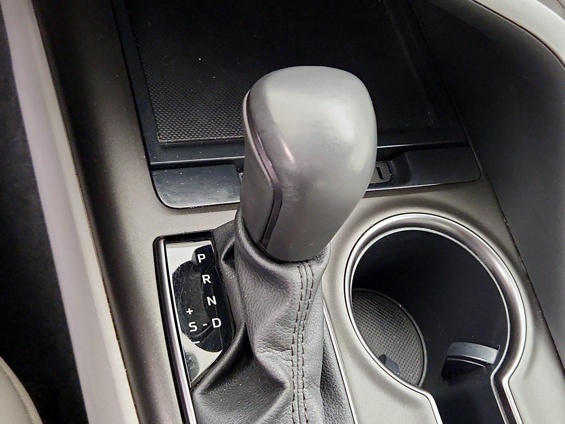 Thumbnail: 2023 Toyota Camry - 17