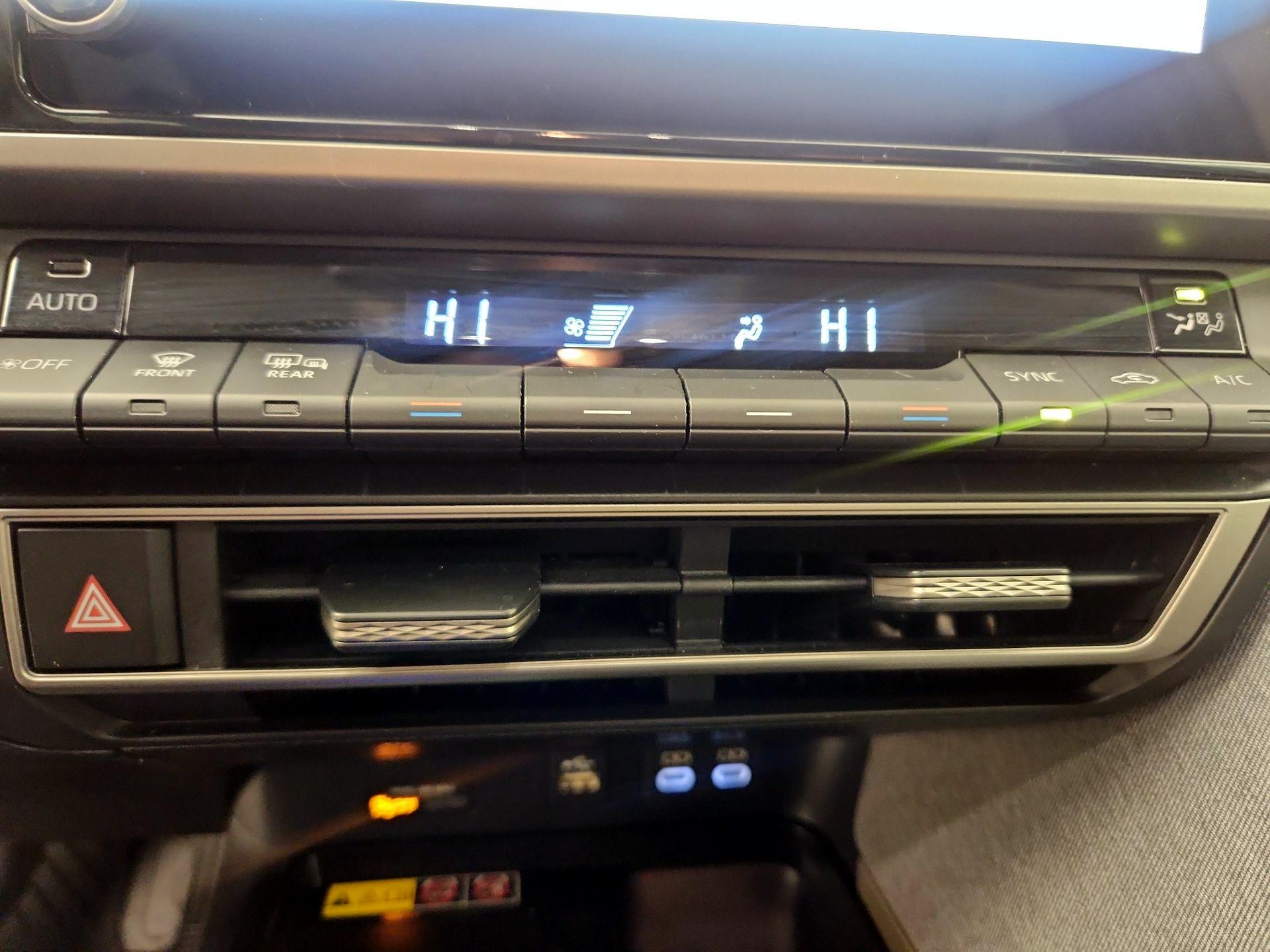 Thumbnail: 2025 Toyota Camry - 16