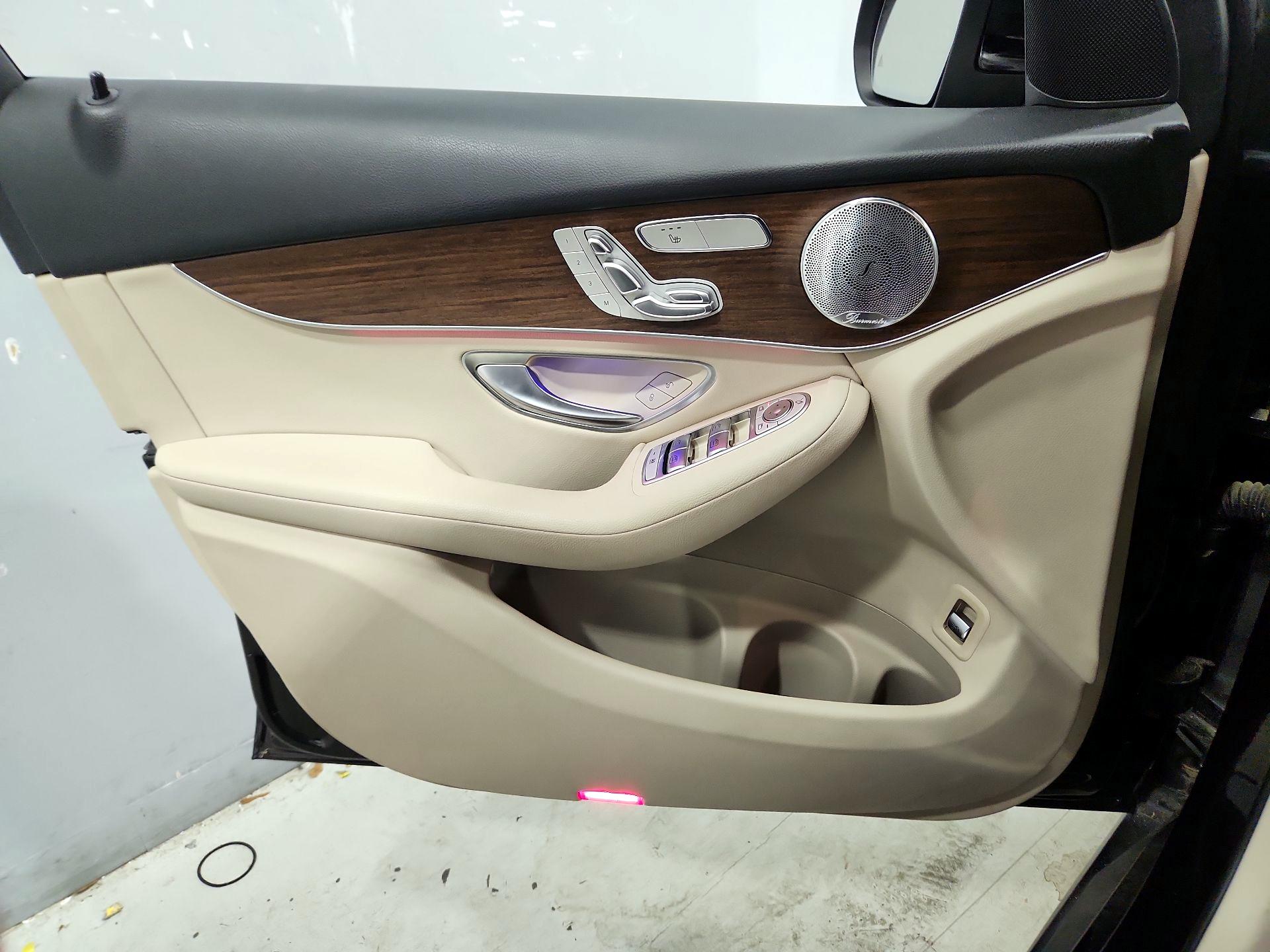 Thumbnail: 2020 Mercedes-Benz GLC - 12