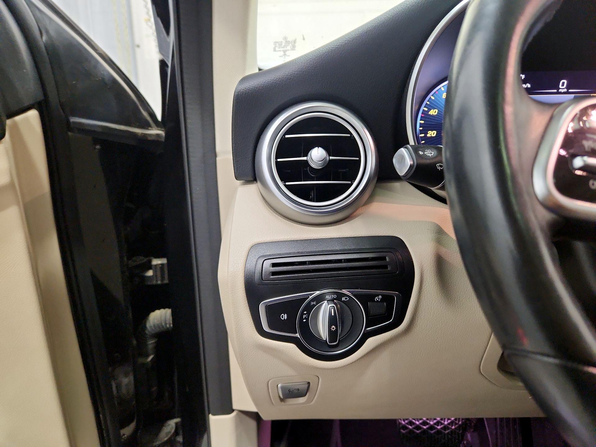 Thumbnail: 2020 Mercedes-Benz GLC - 13