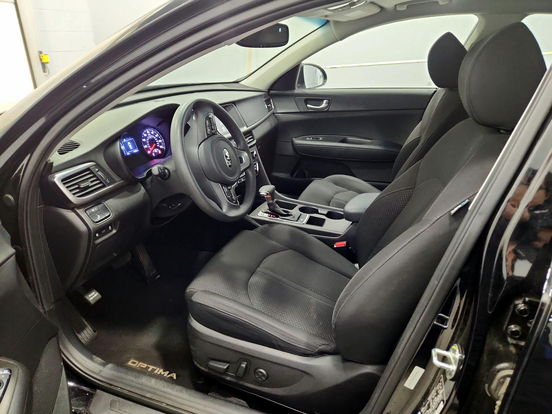 Thumbnail: 2017 Kia Optima - 11