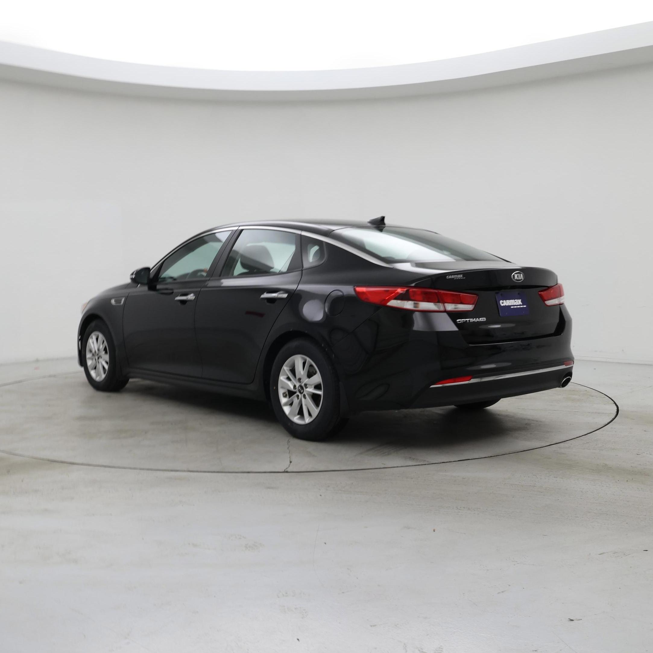 Thumbnail: 2017 Kia Optima - 2