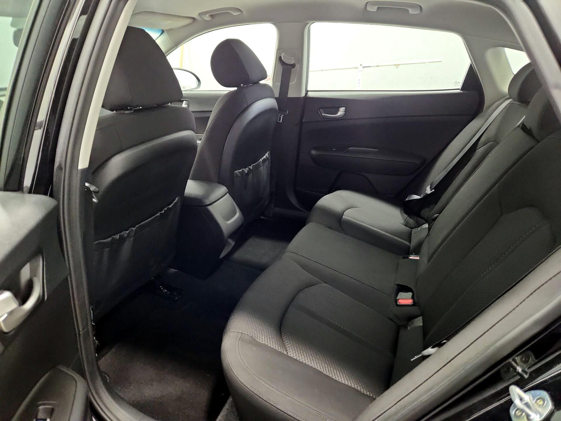 Thumbnail: 2017 Kia Optima - 19