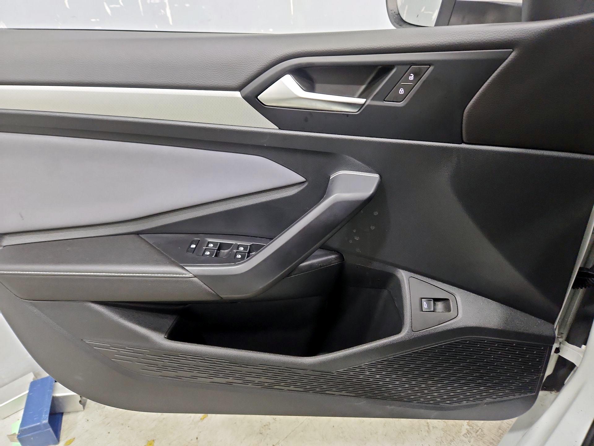 Thumbnail: 2025 Volkswagen Jetta - 12