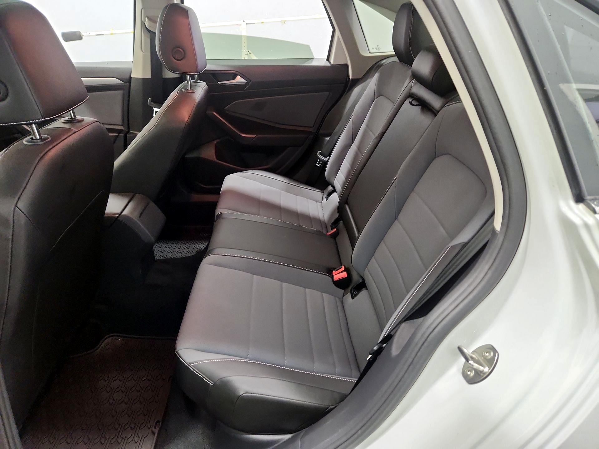 Thumbnail: 2025 Volkswagen Jetta - 20