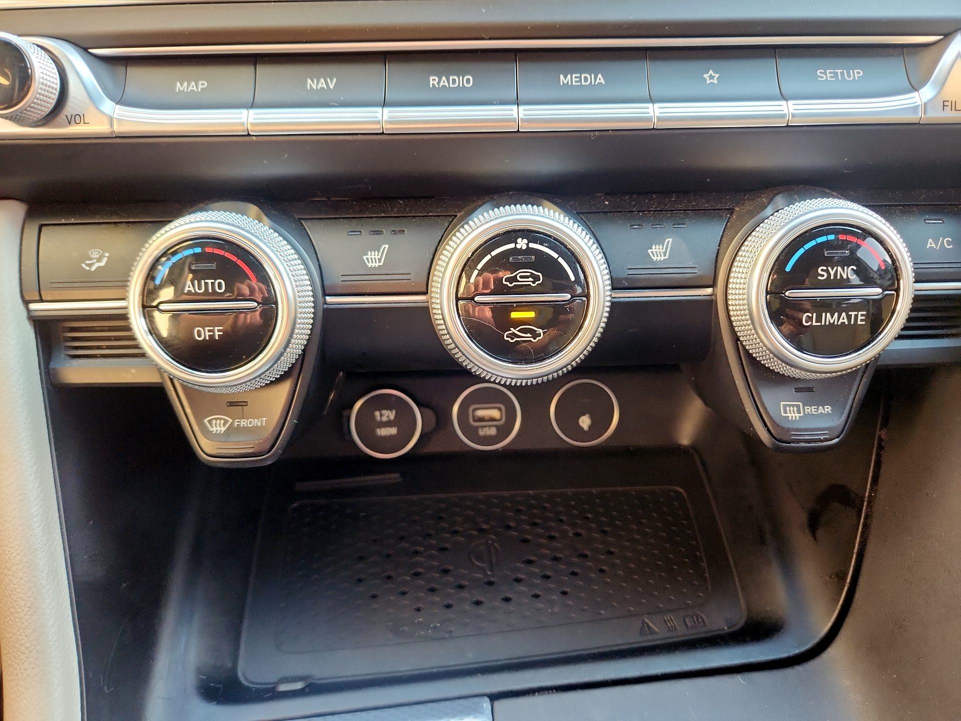 Thumbnail: 2022 Genesis G70 - 17