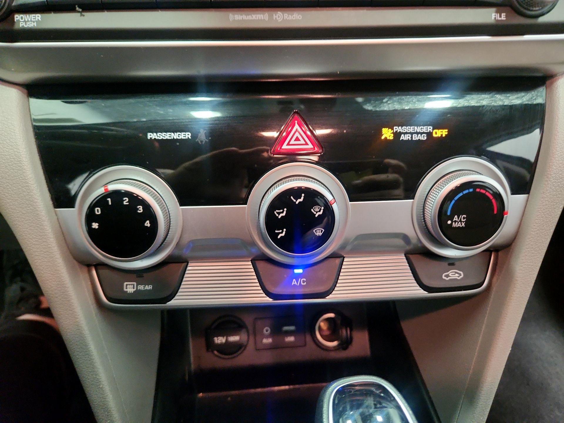 Thumbnail: 2019 Hyundai Elantra - 16