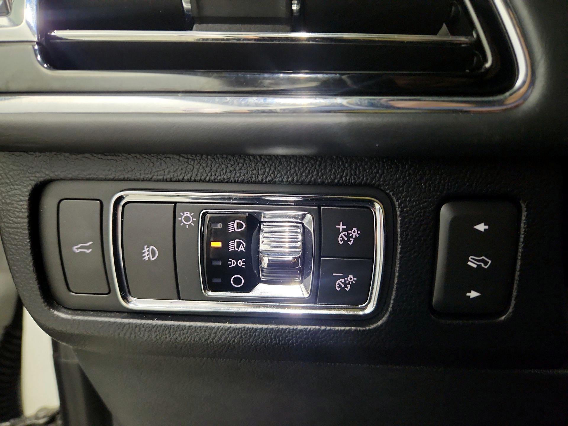 Thumbnail: 2022 Lincoln Navigator - 13