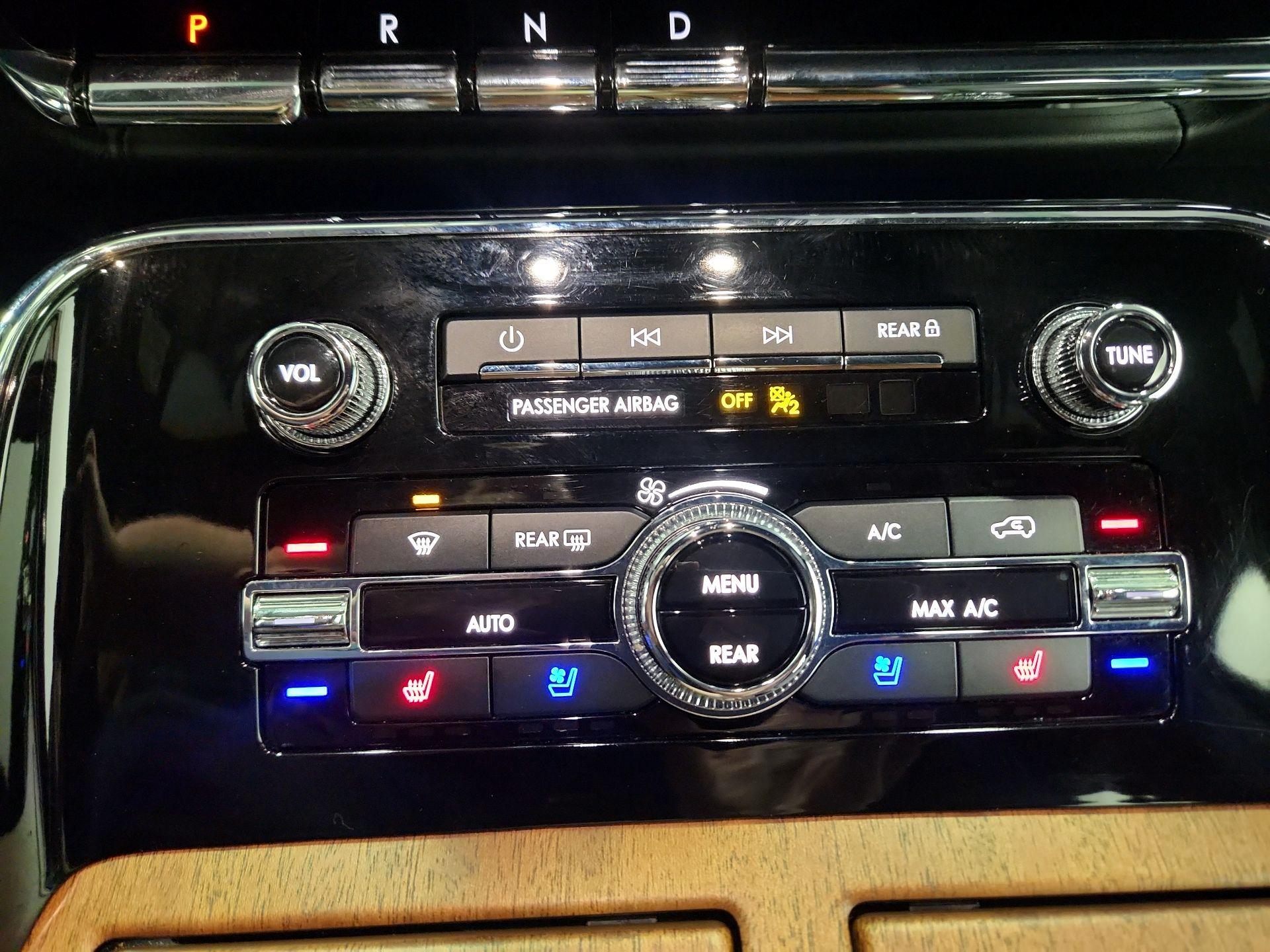 Thumbnail: 2022 Lincoln Navigator - 17