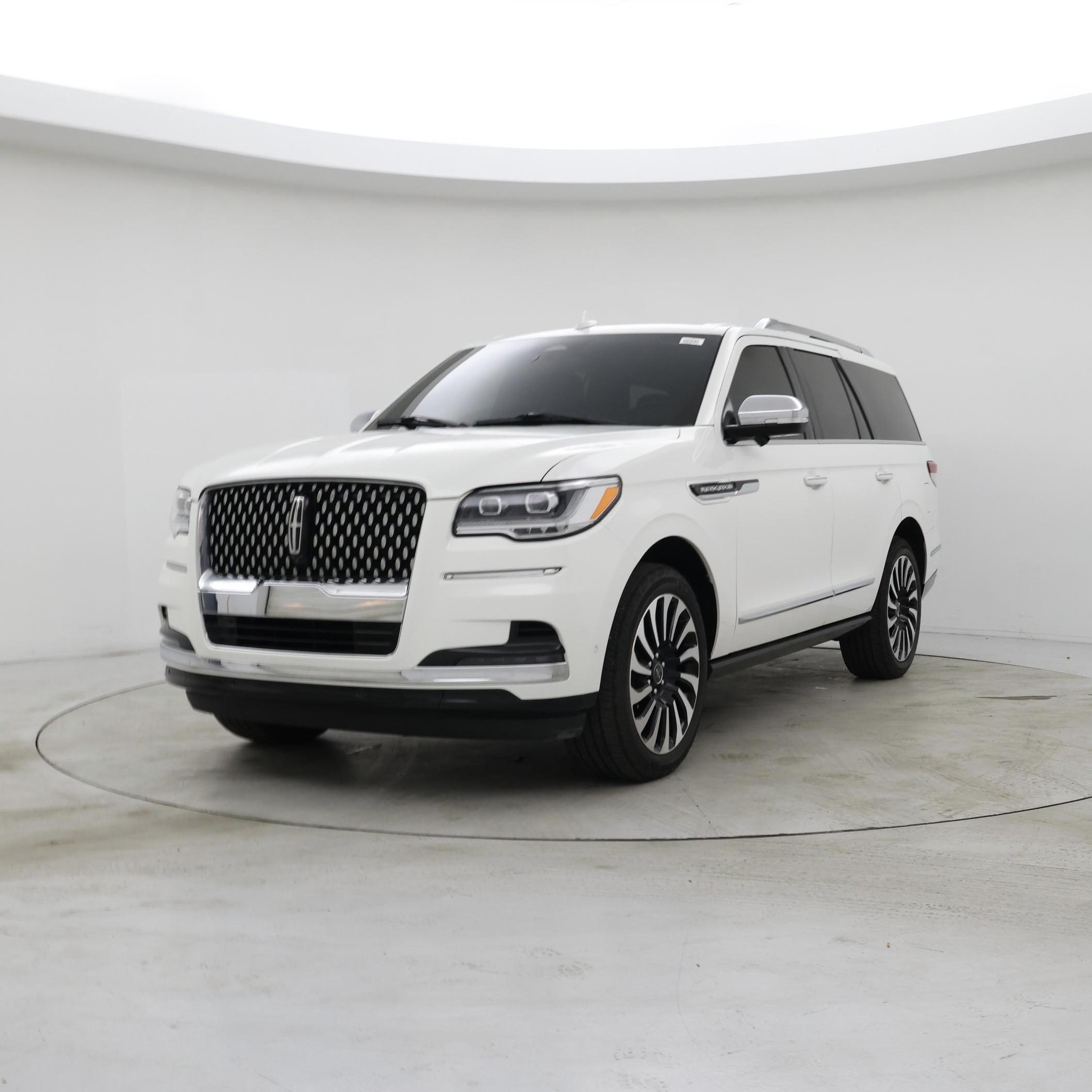 Thumbnail: 2022 Lincoln Navigator - 4