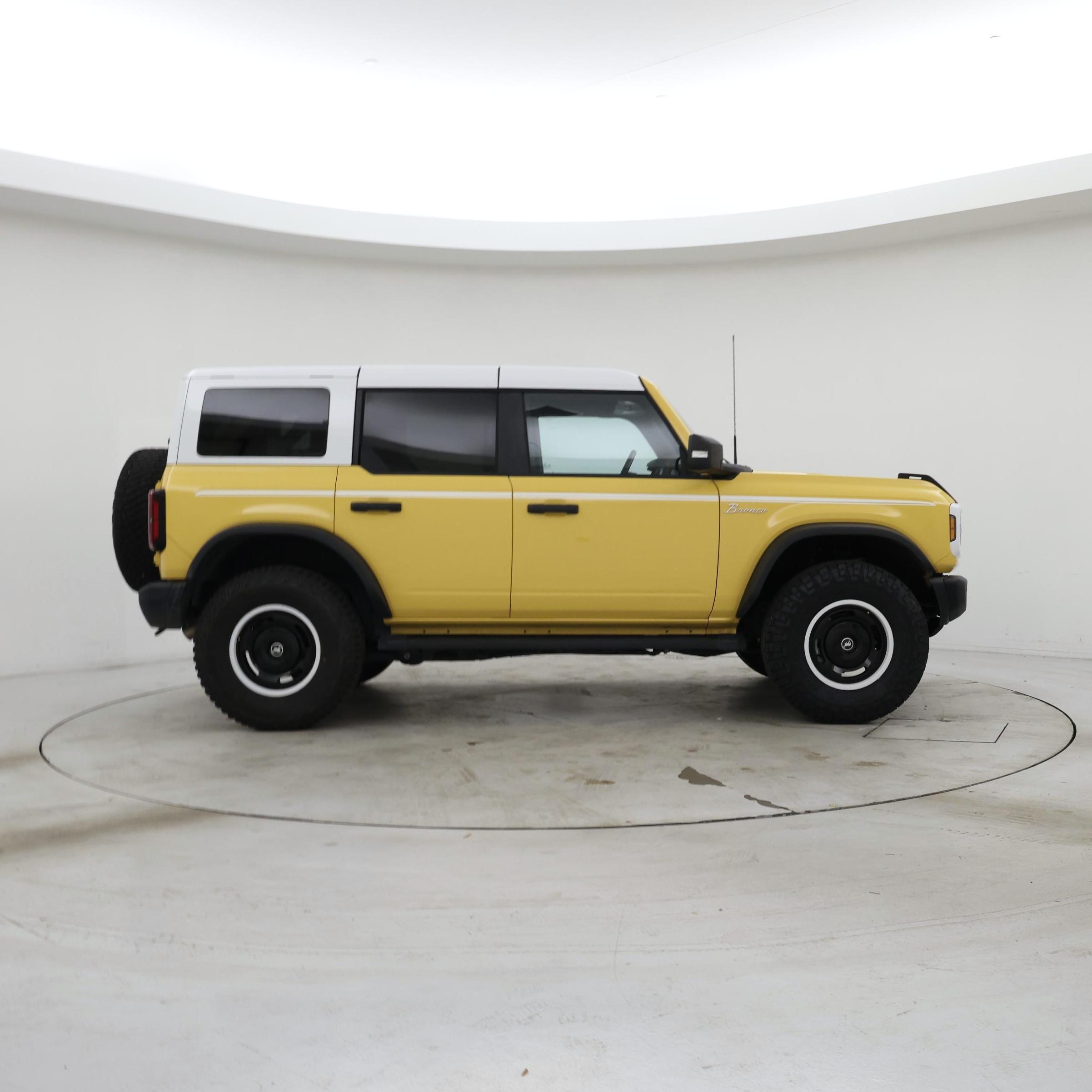 Thumbnail: 2023 Ford Bronco - 7