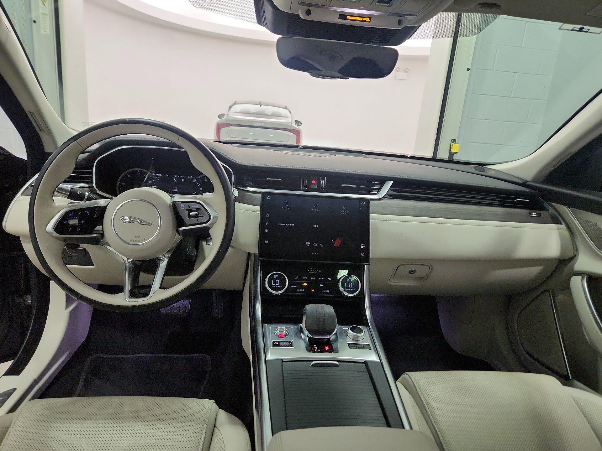 Thumbnail: 2022 Jaguar XF - 9