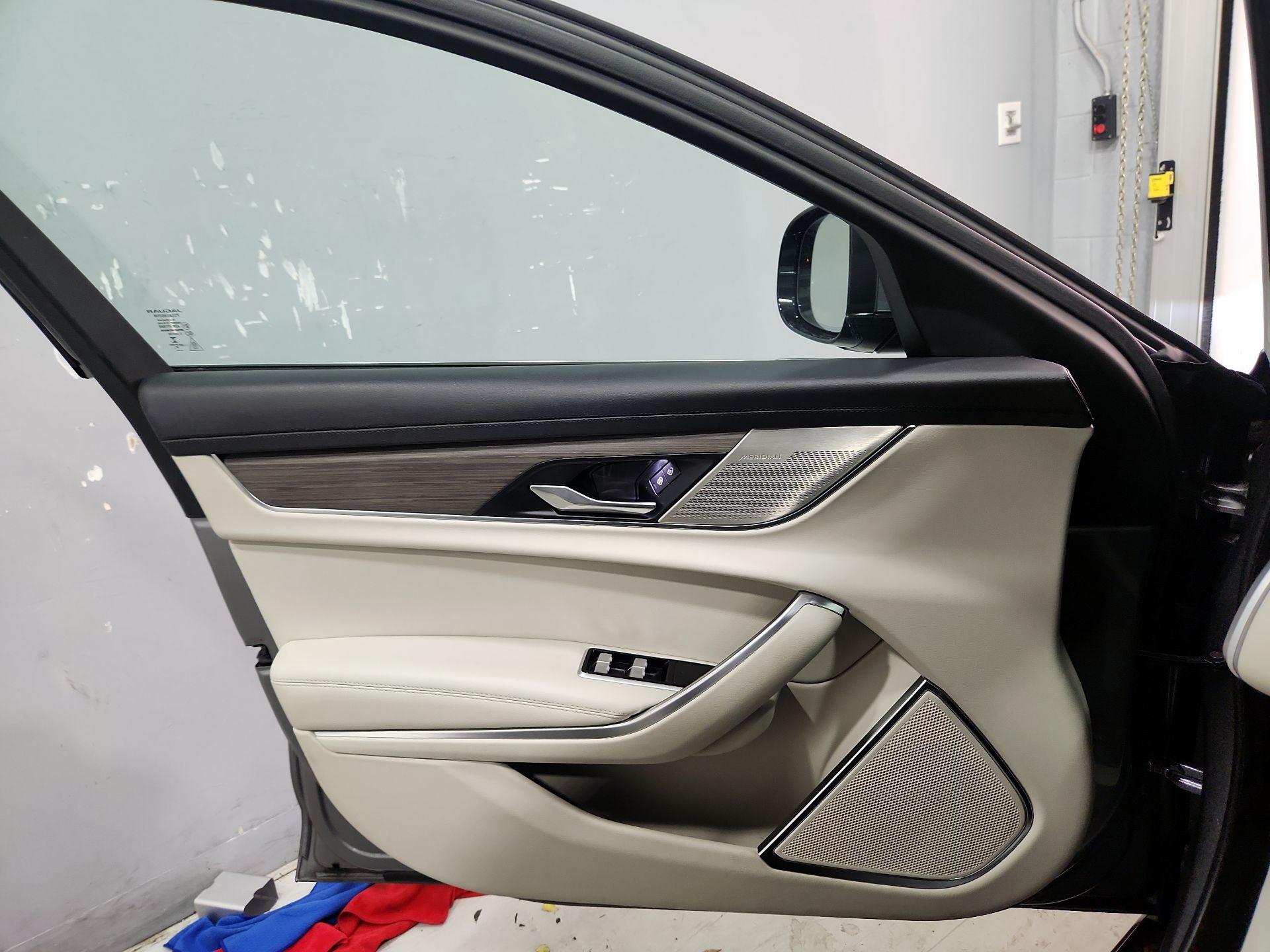 Thumbnail: 2022 Jaguar XF - 12