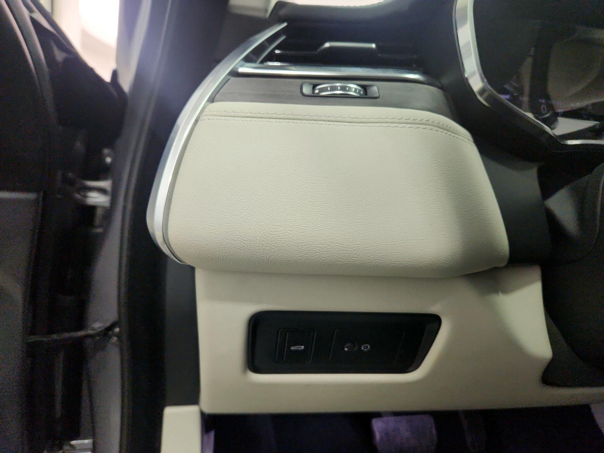 Thumbnail: 2022 Jaguar XF - 13