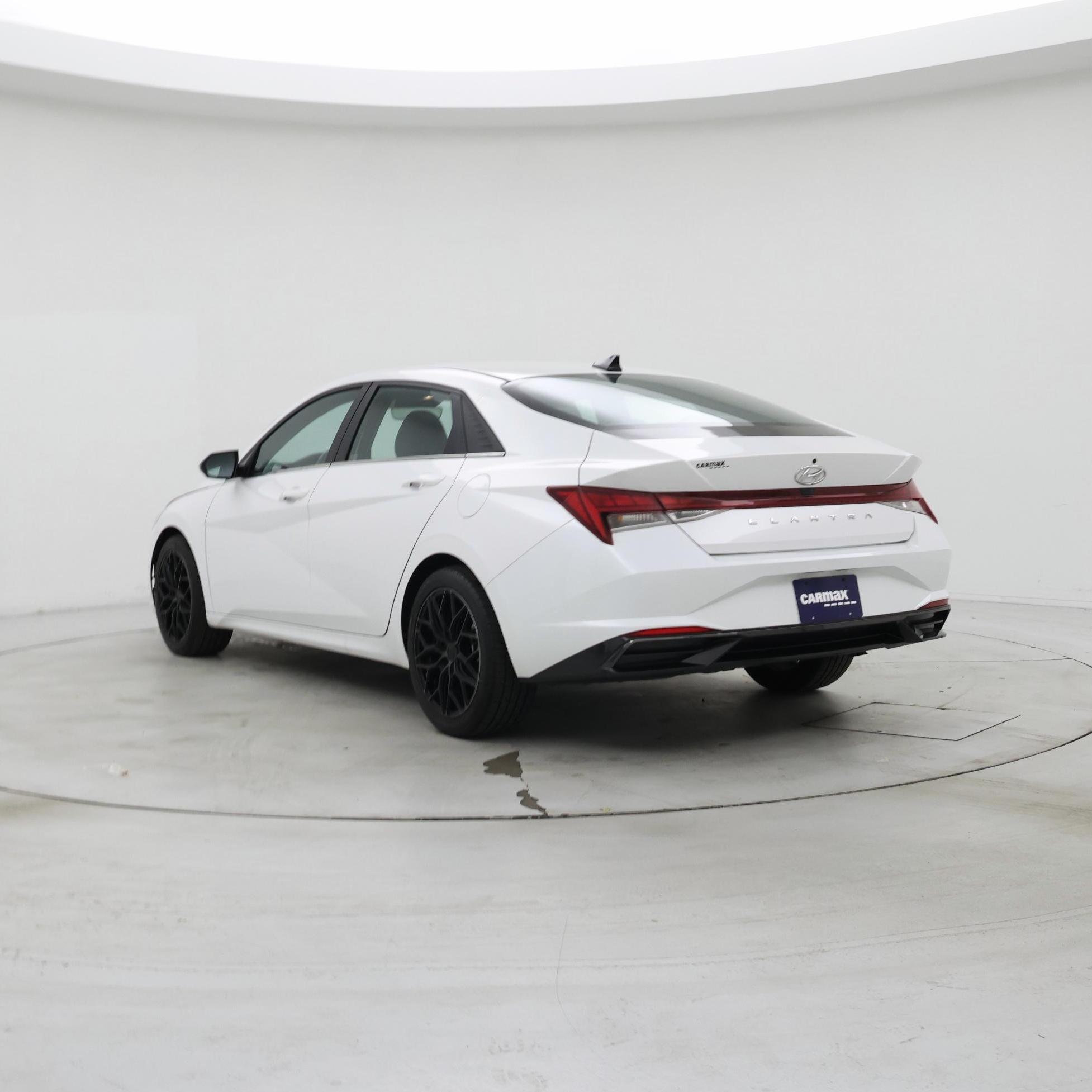 Thumbnail: 2022 Hyundai Elantra - 2