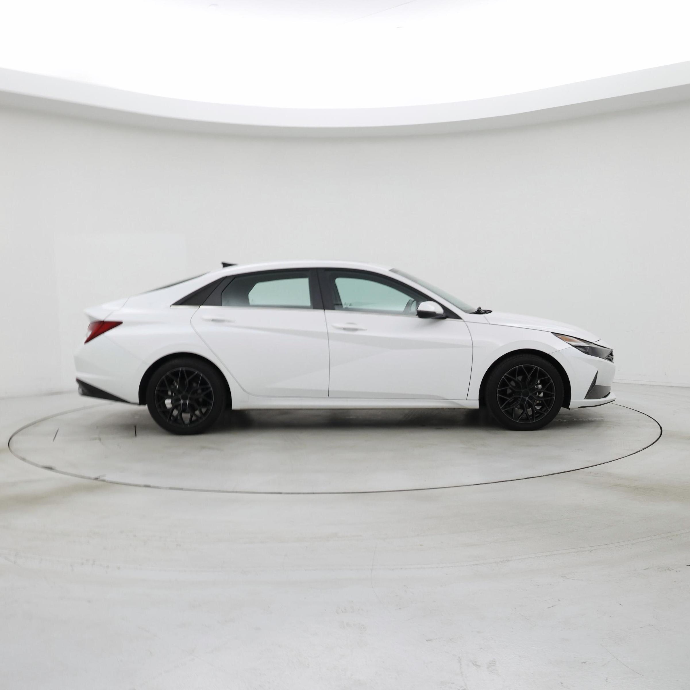 Thumbnail: 2022 Hyundai Elantra - 7