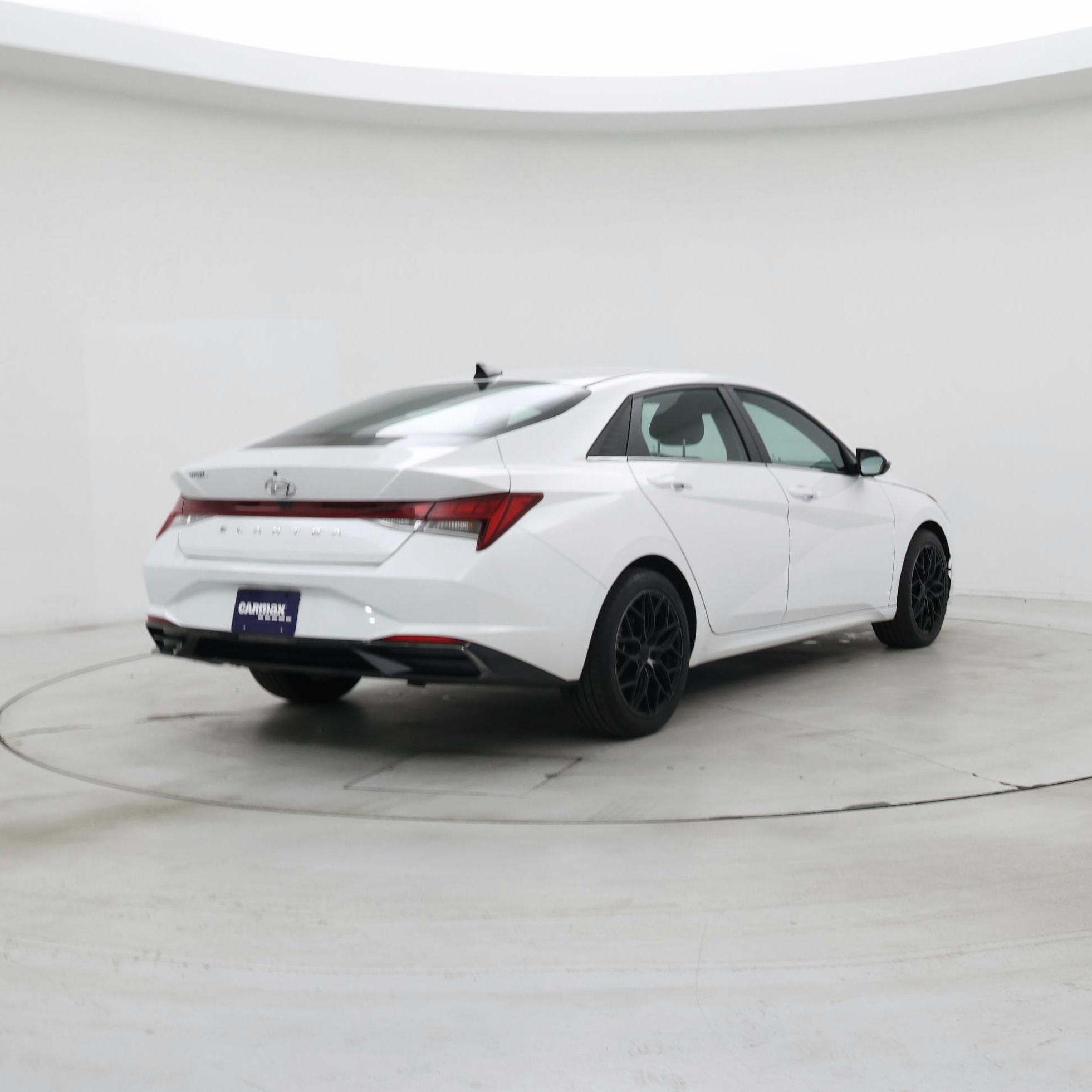 Thumbnail: 2022 Hyundai Elantra - 8