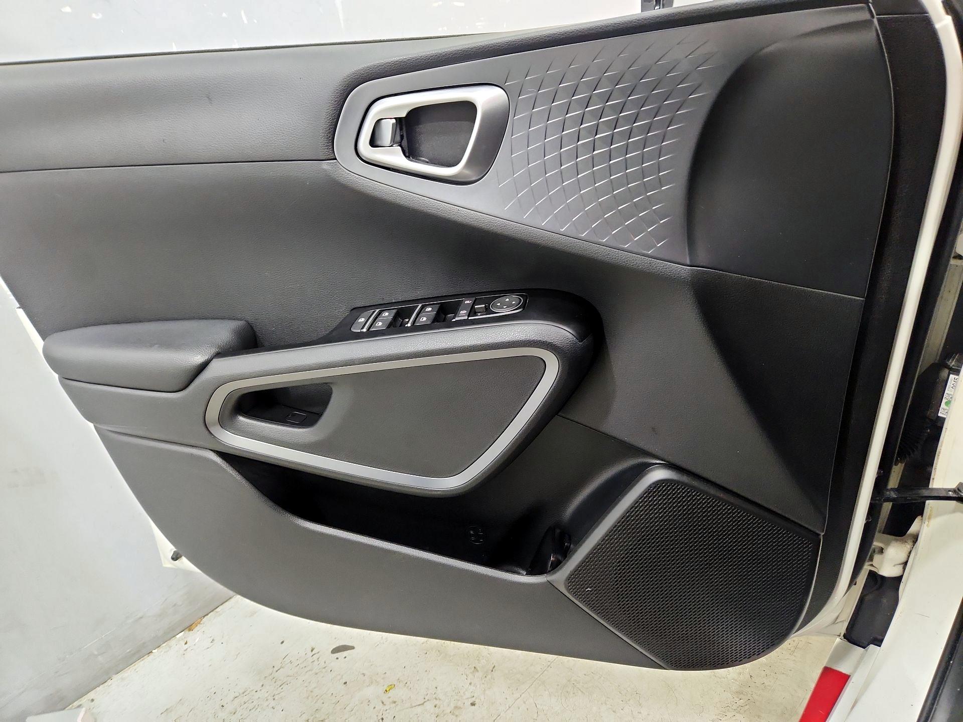 Thumbnail: 2020 Kia Soul - 12