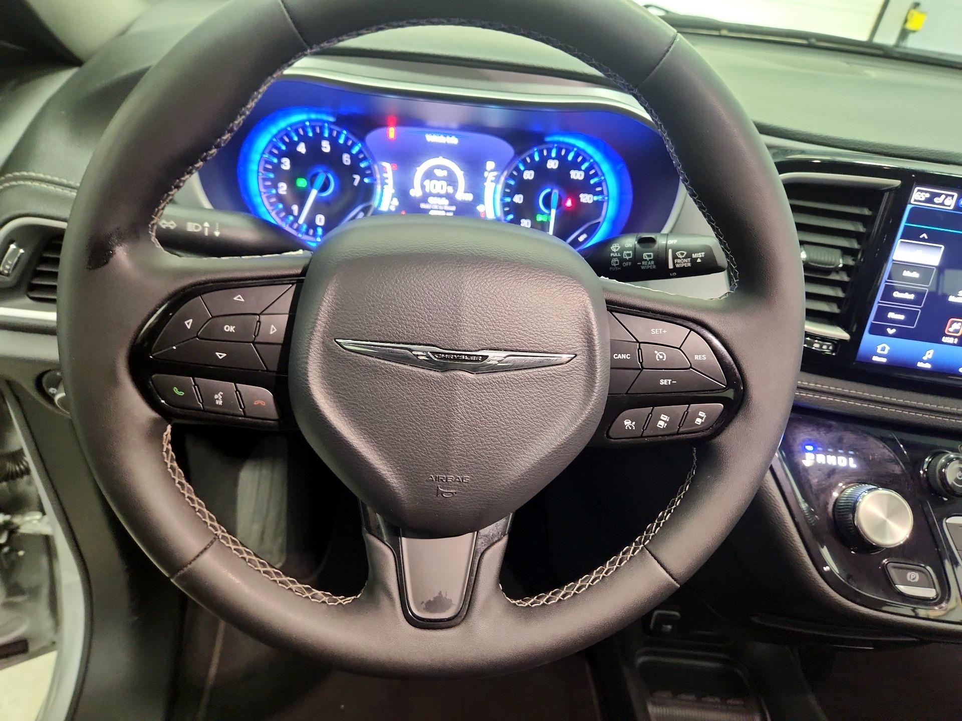 Thumbnail: 2024 Chrysler Pacifica - 10