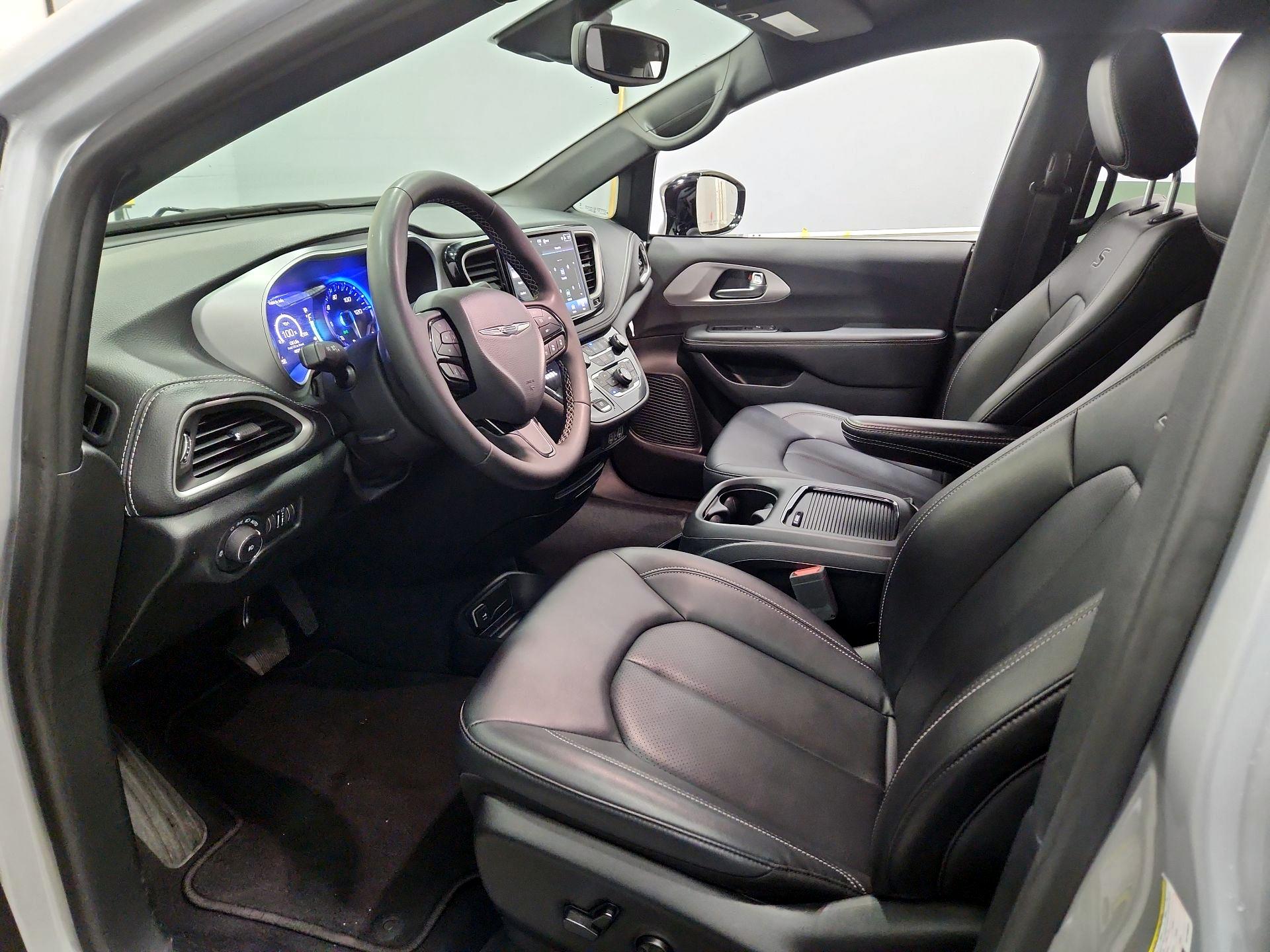 Thumbnail: 2024 Chrysler Pacifica - 11