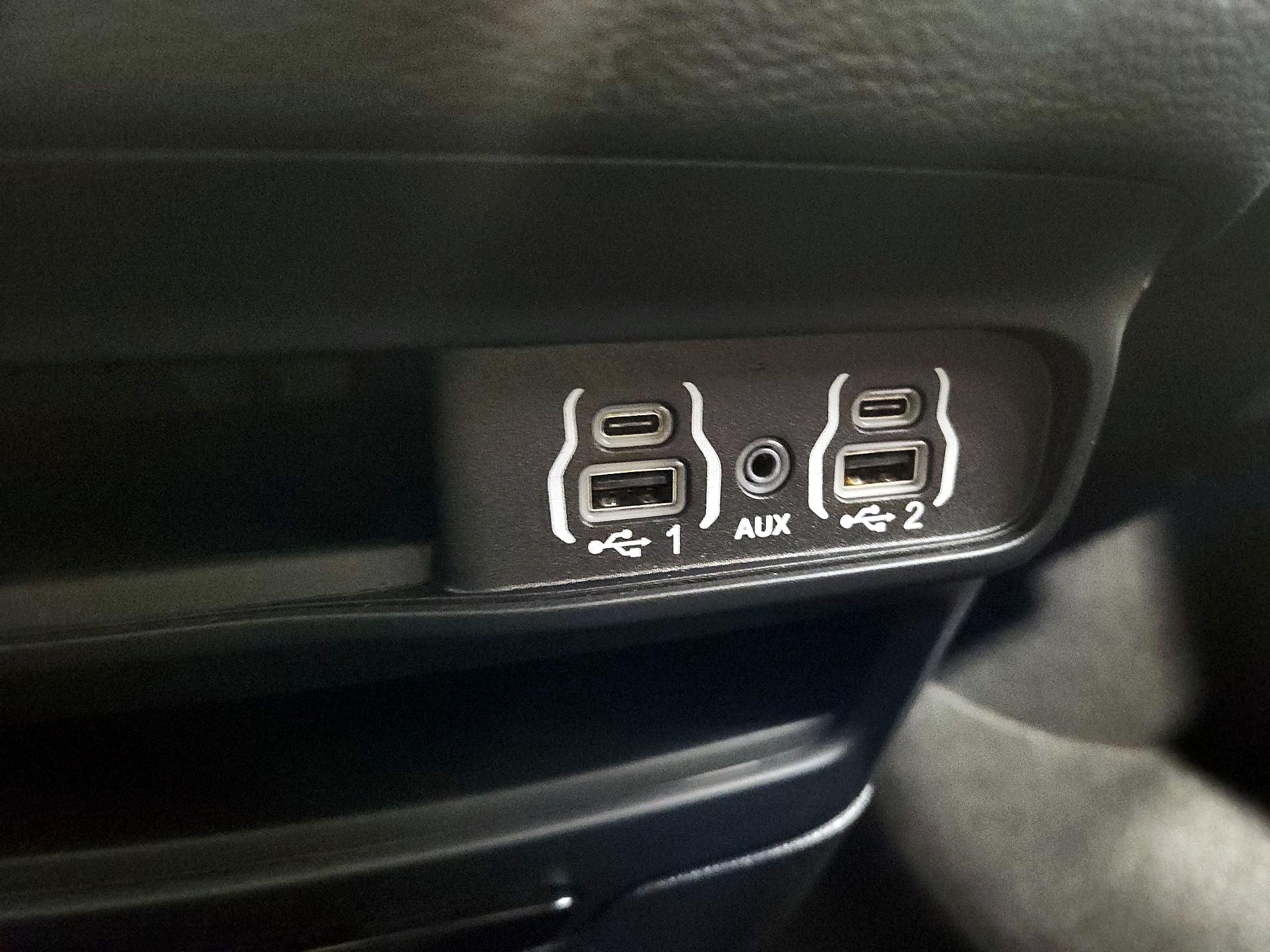 Thumbnail: 2024 Chrysler Pacifica - 18