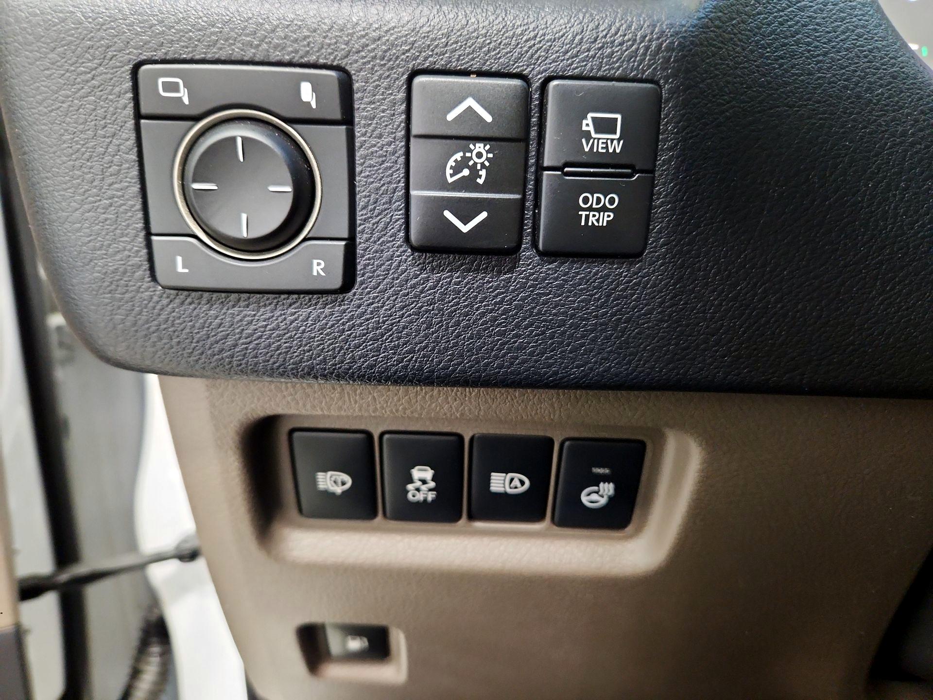 Thumbnail: 2023 Lexus GX - 13