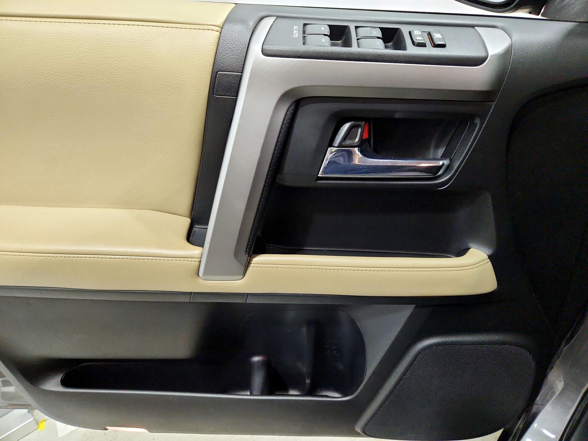 Thumbnail: 2016 Toyota 4Runner - 12