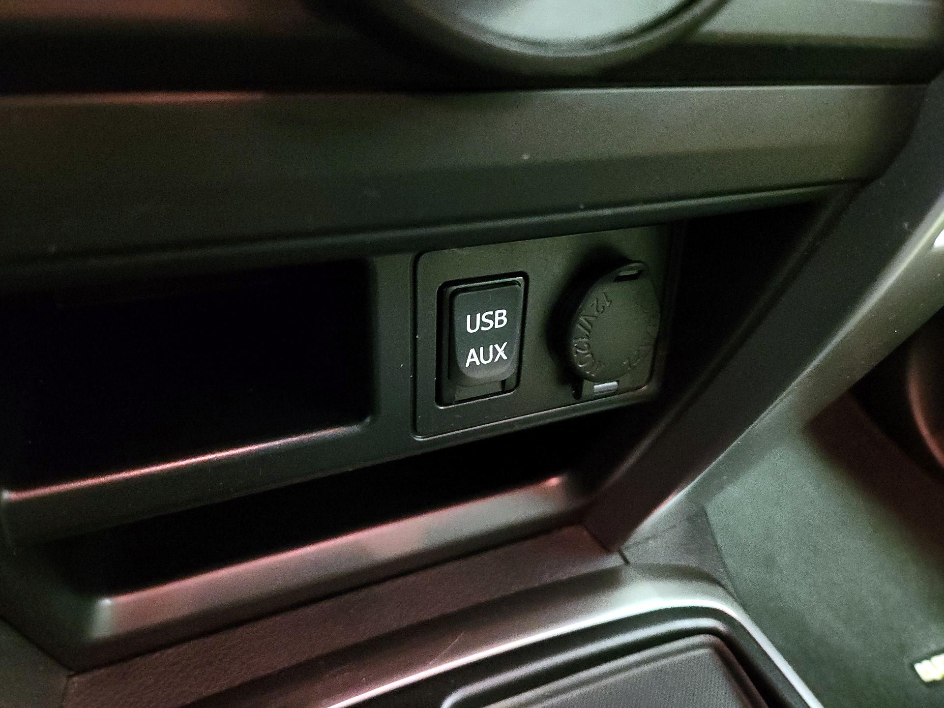 Thumbnail: 2016 Toyota 4Runner - 19