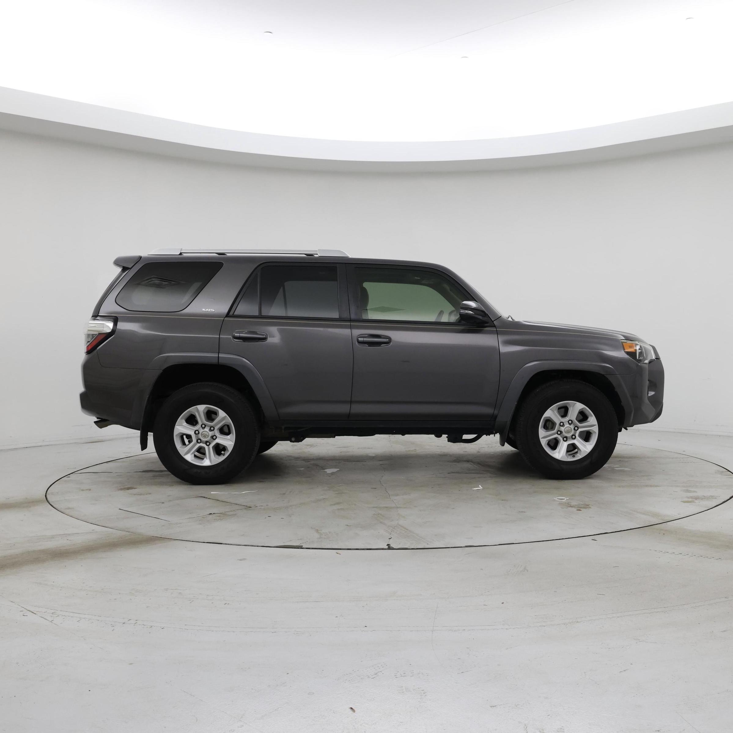Thumbnail: 2016 Toyota 4Runner - 7