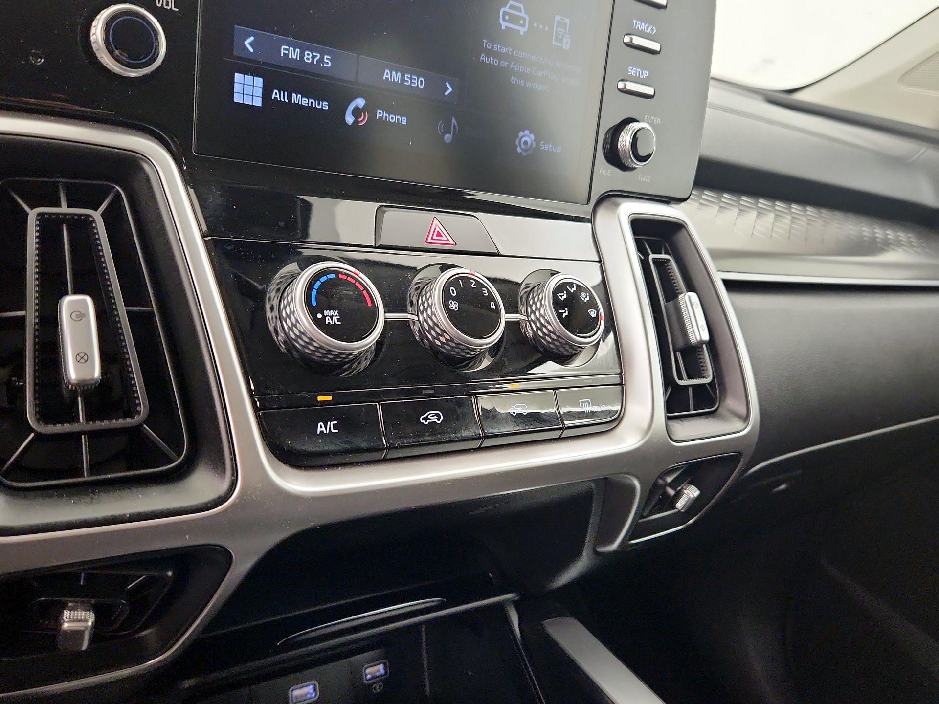 Thumbnail: 2021 Kia Sorento - 16