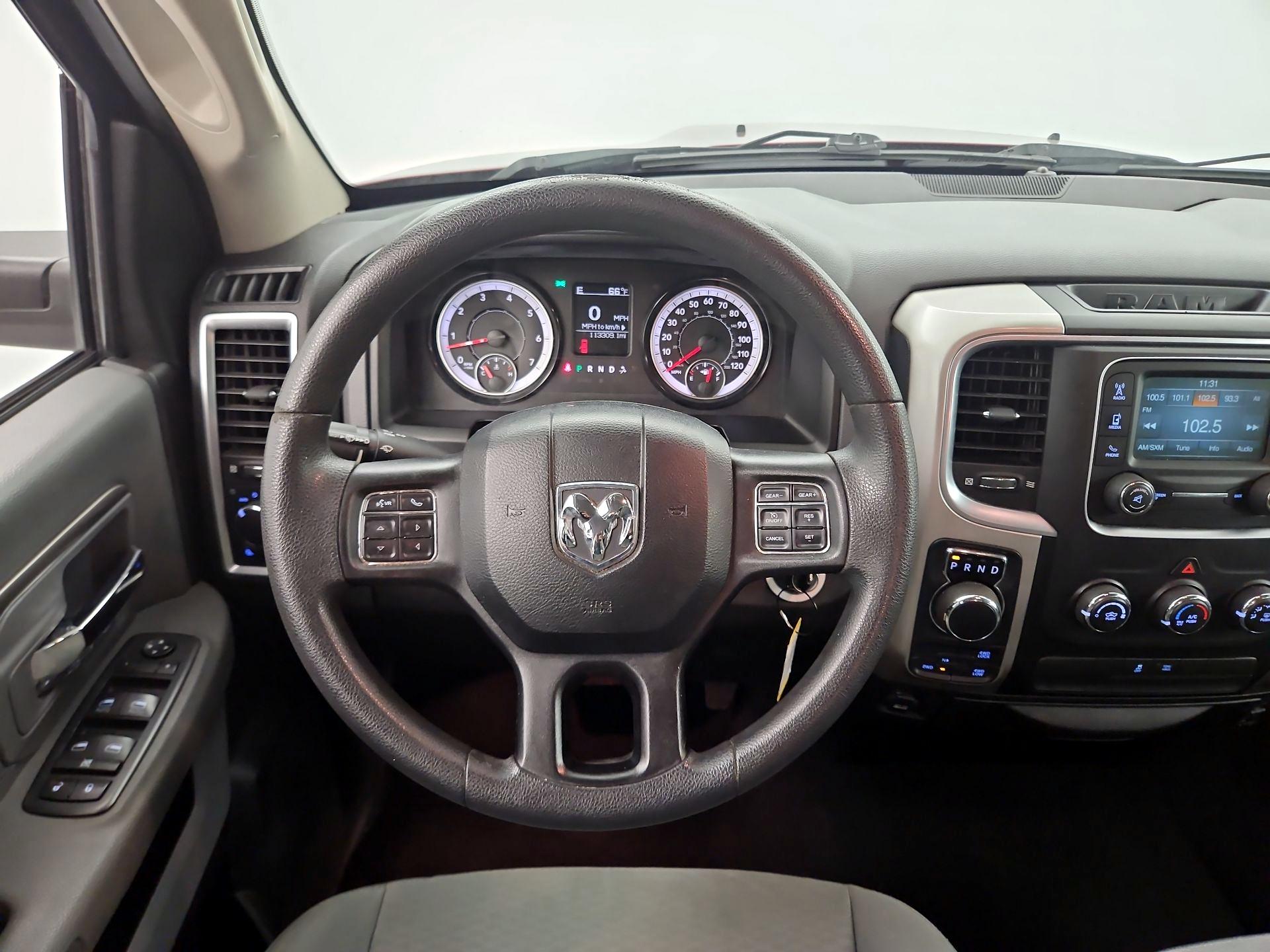 Thumbnail: 2020 RAM 1500 Classic - 10