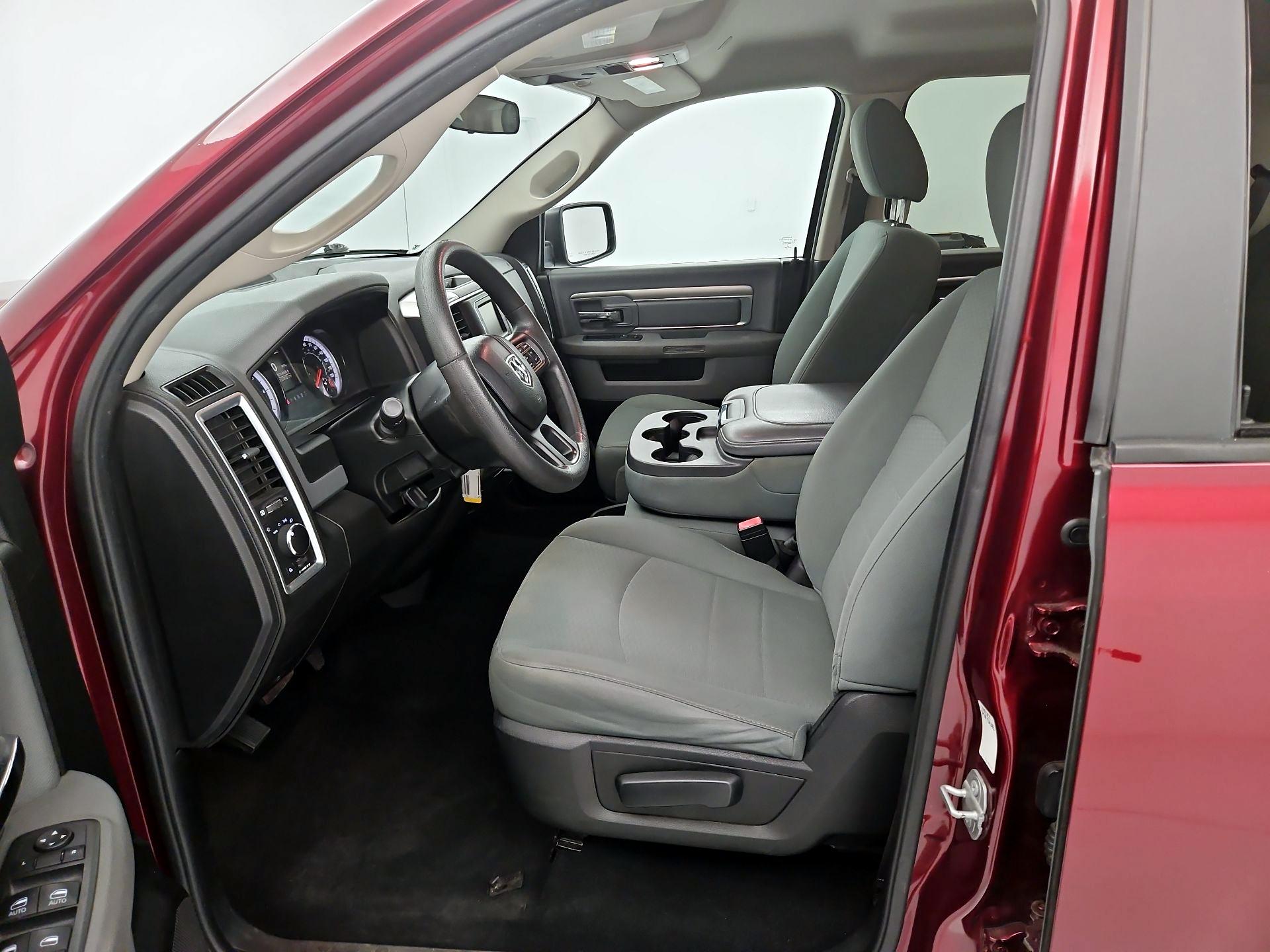 Thumbnail: 2020 RAM 1500 Classic - 11