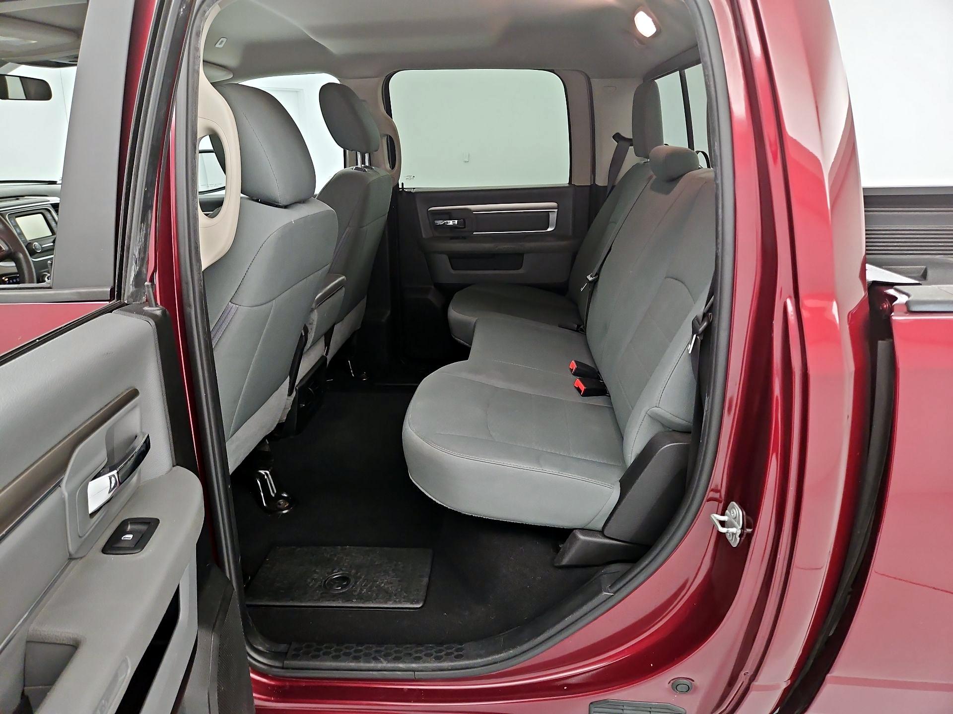 Thumbnail: 2020 RAM 1500 Classic - 19