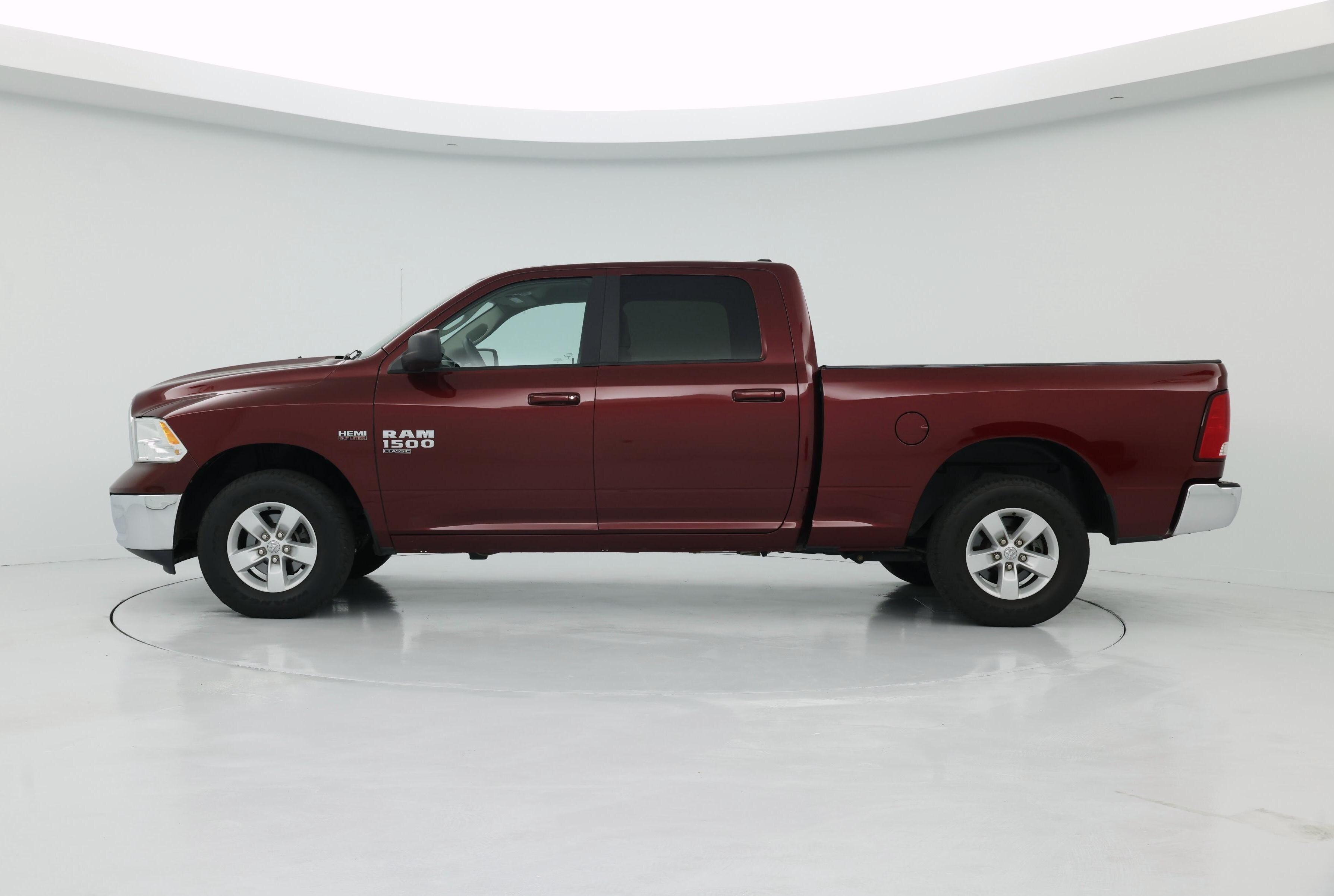 Thumbnail: 2020 RAM 1500 Classic - 3