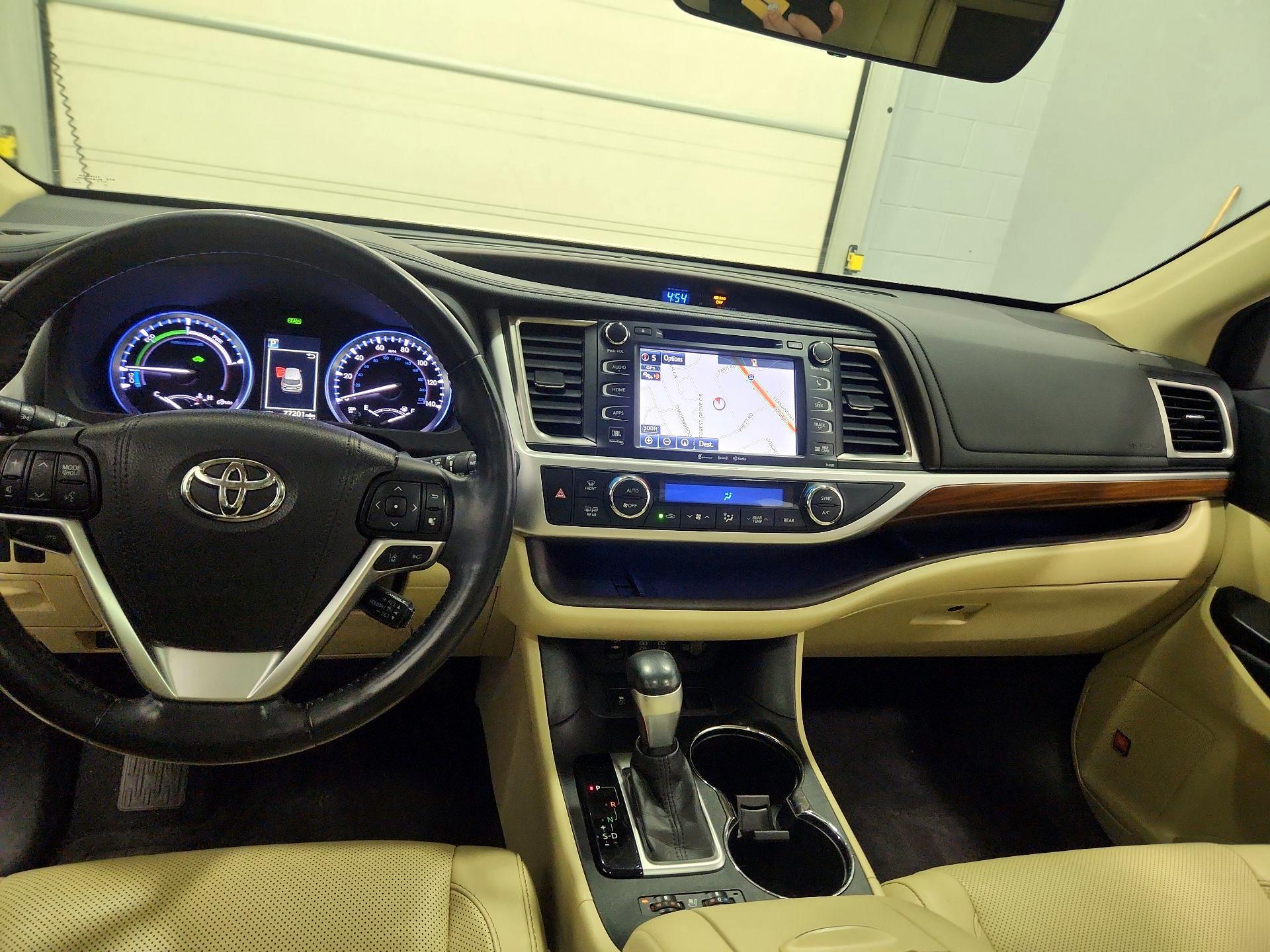 Thumbnail: 2017 Toyota Highlander - 9
