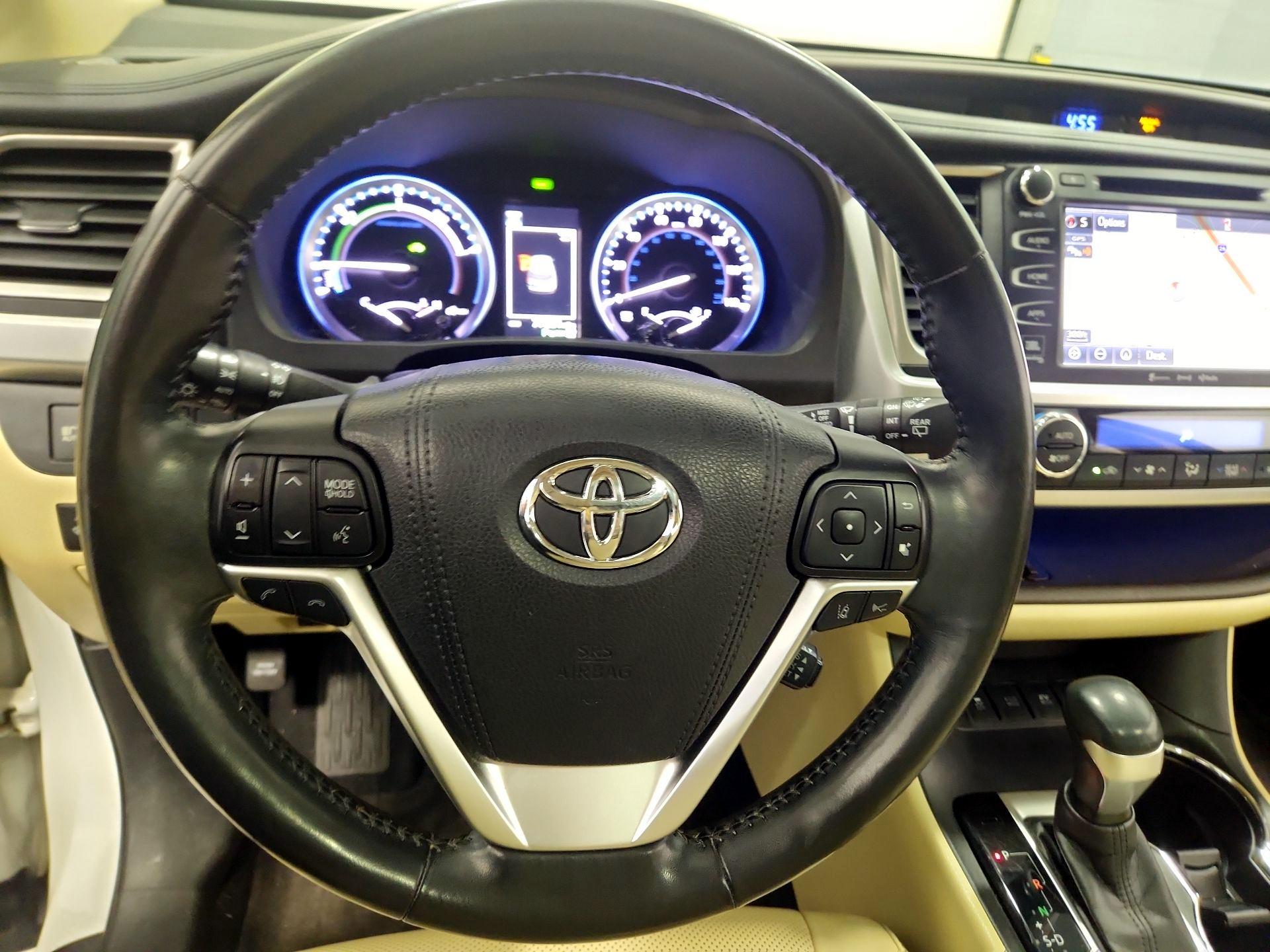 Thumbnail: 2017 Toyota Highlander - 10