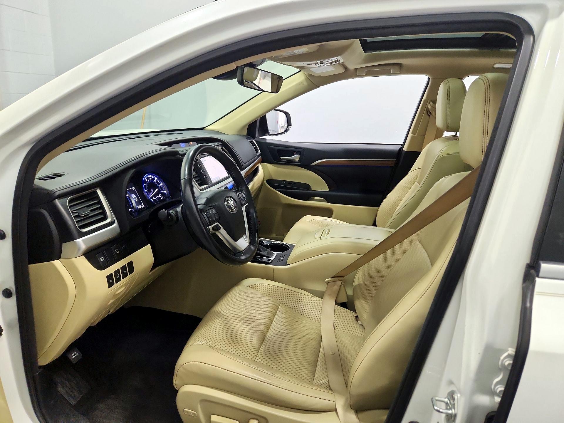 Thumbnail: 2017 Toyota Highlander - 11