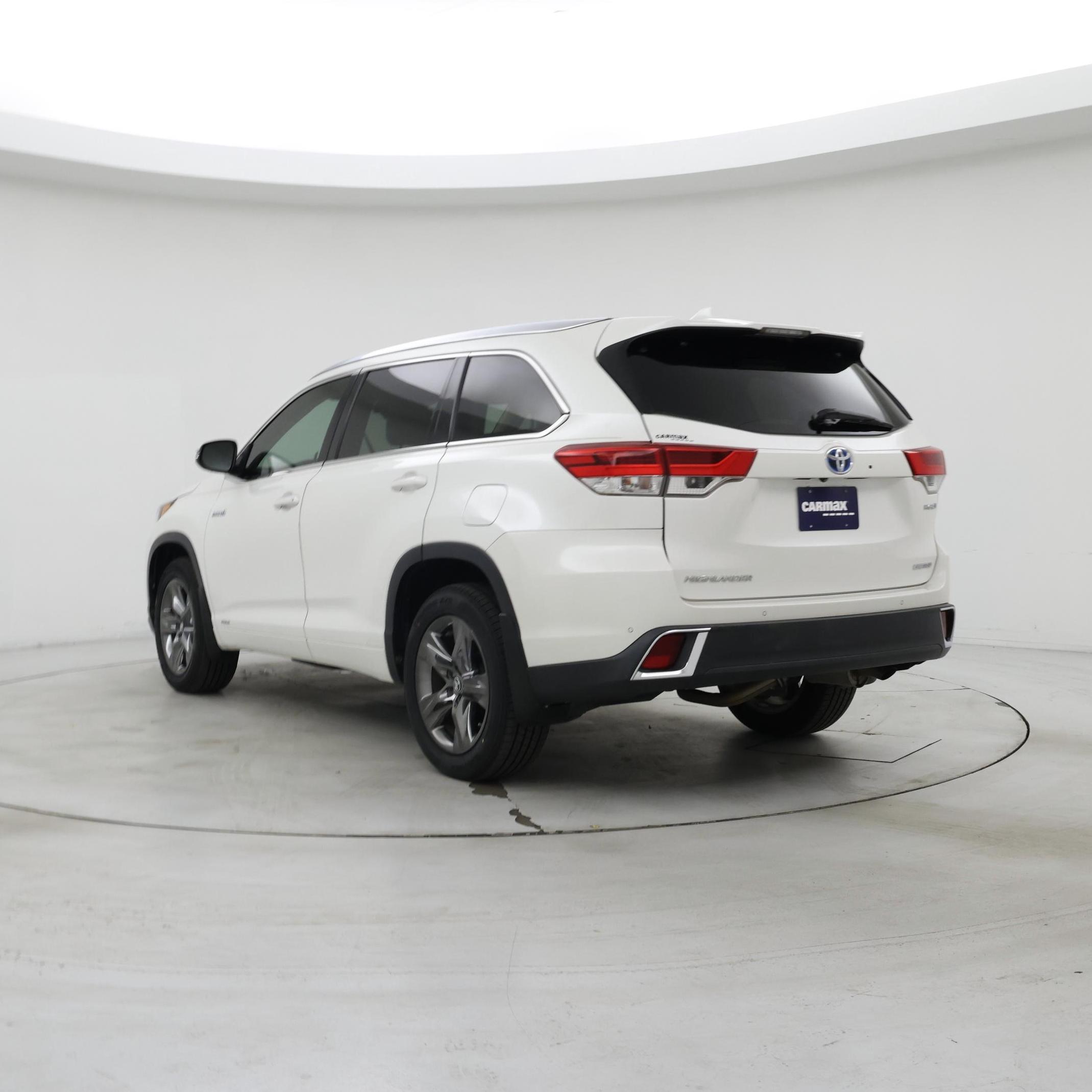 Thumbnail: 2017 Toyota Highlander - 2