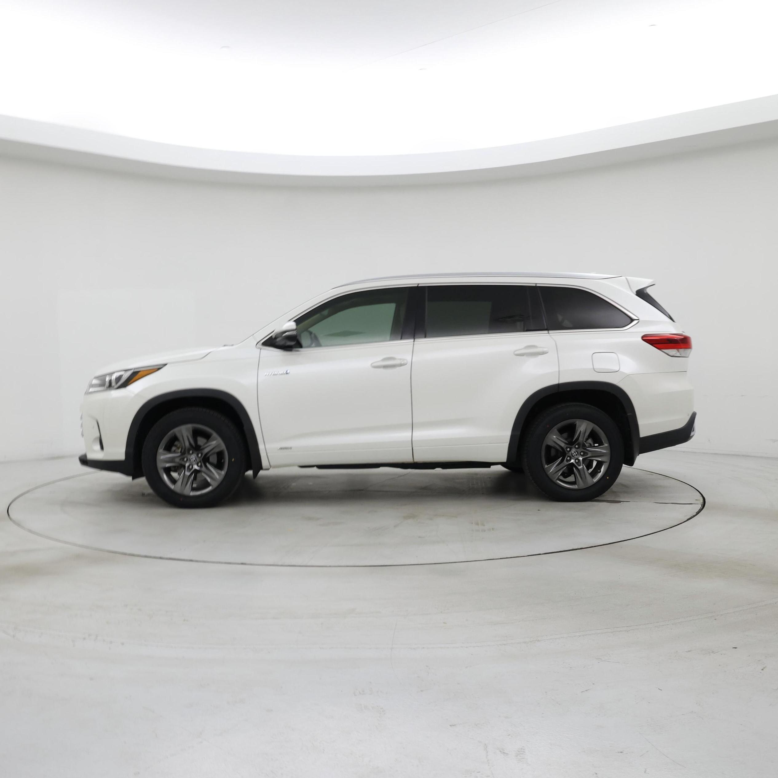 Thumbnail: 2017 Toyota Highlander - 3