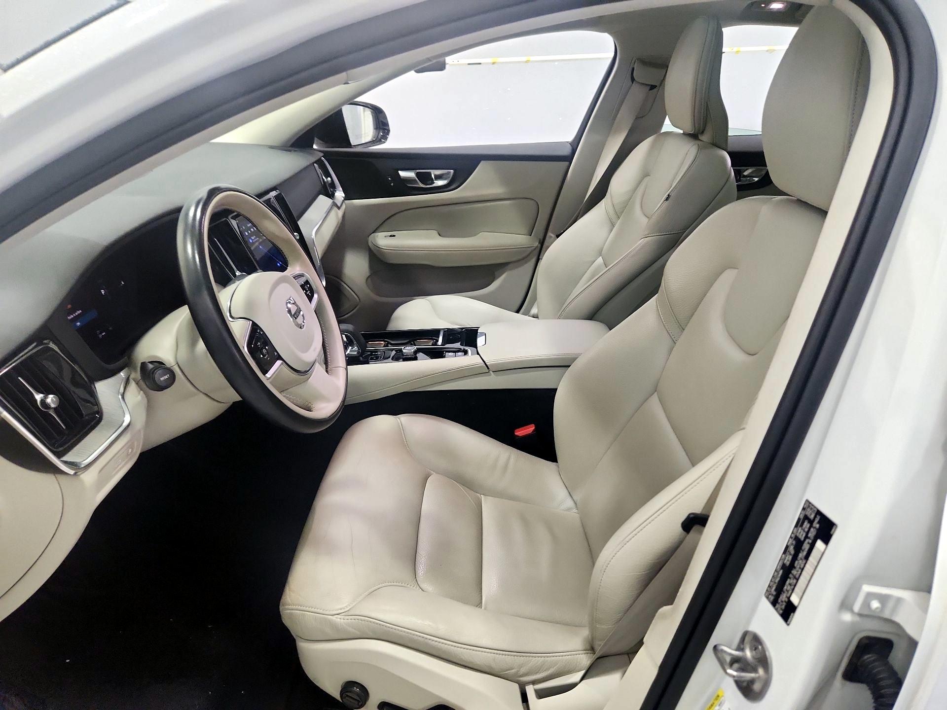 Thumbnail: 2023 Volvo S60 - 11