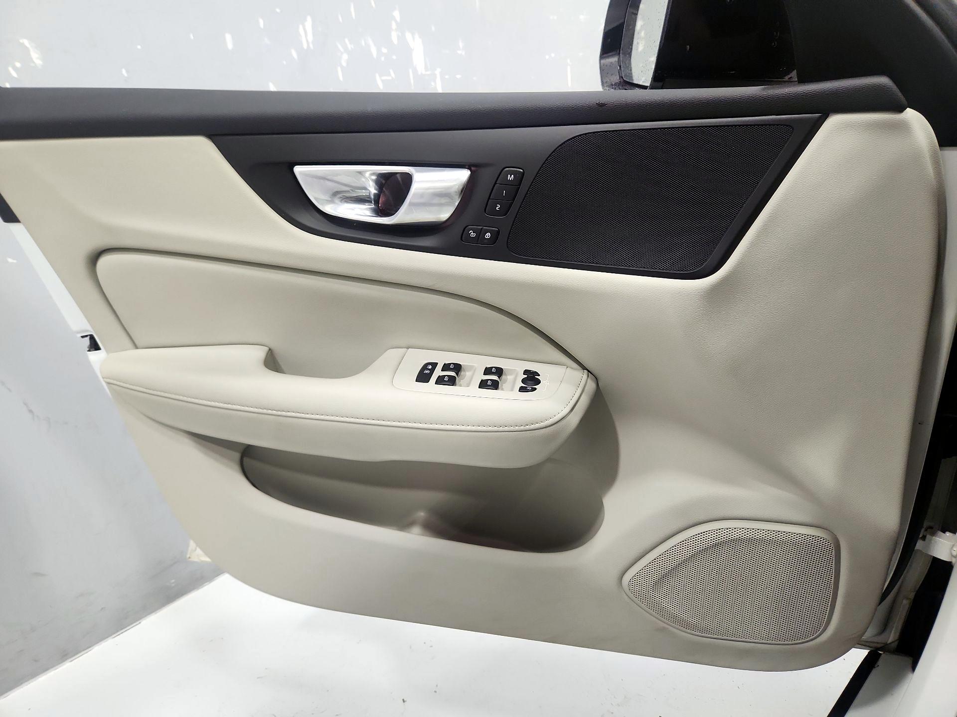 Thumbnail: 2023 Volvo S60 - 12