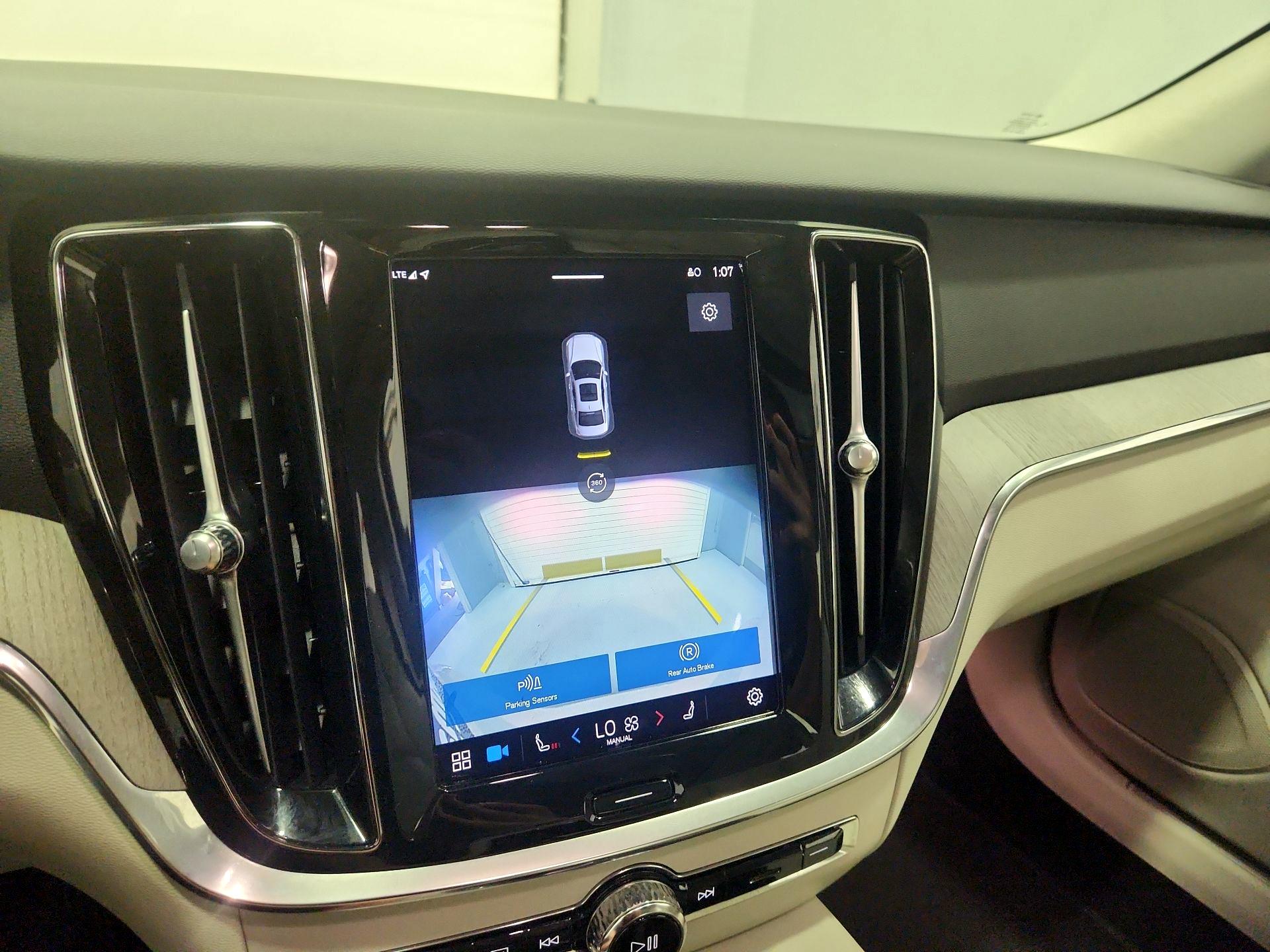 Thumbnail: 2023 Volvo S60 - 15