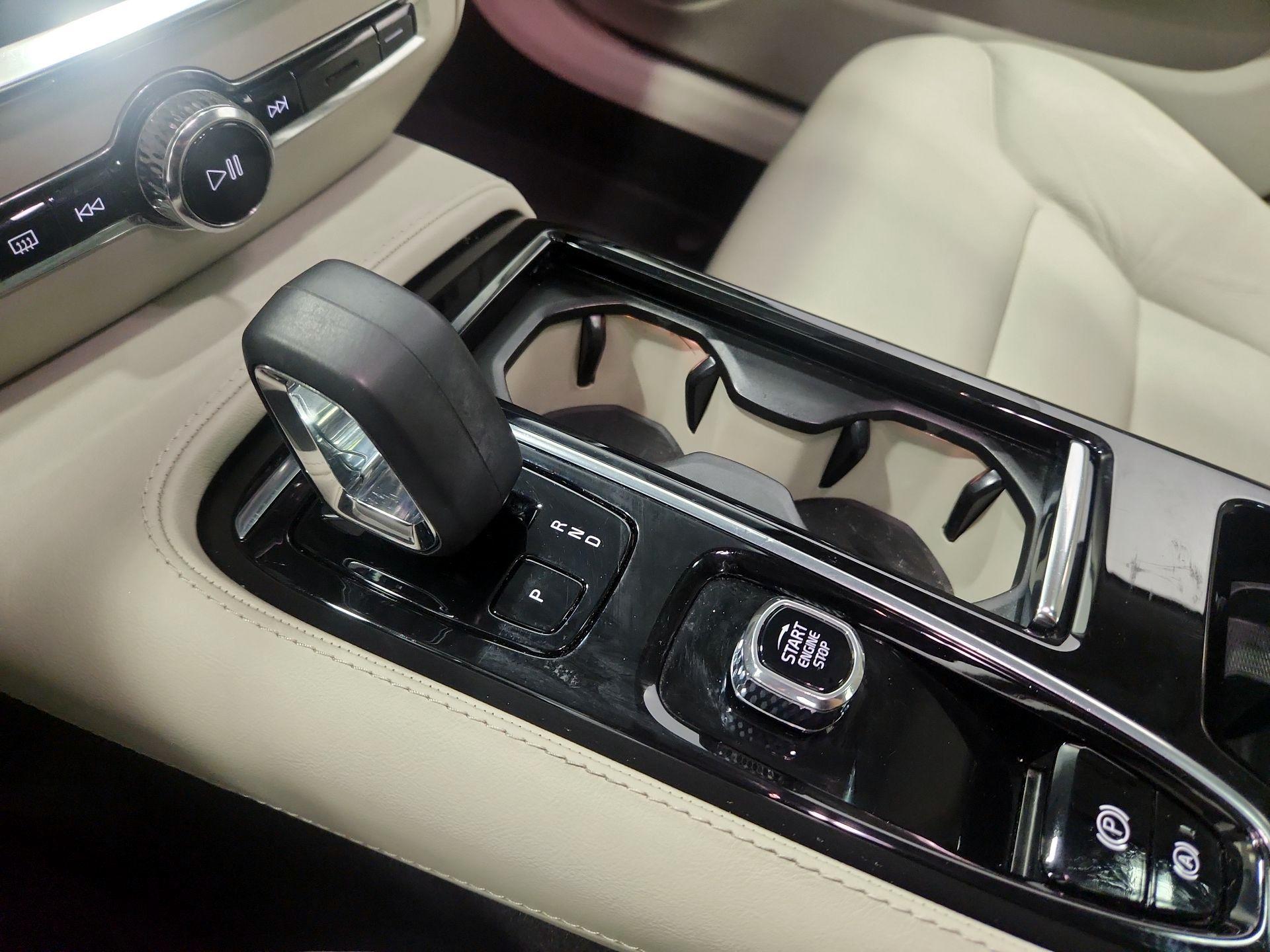 Thumbnail: 2023 Volvo S60 - 18