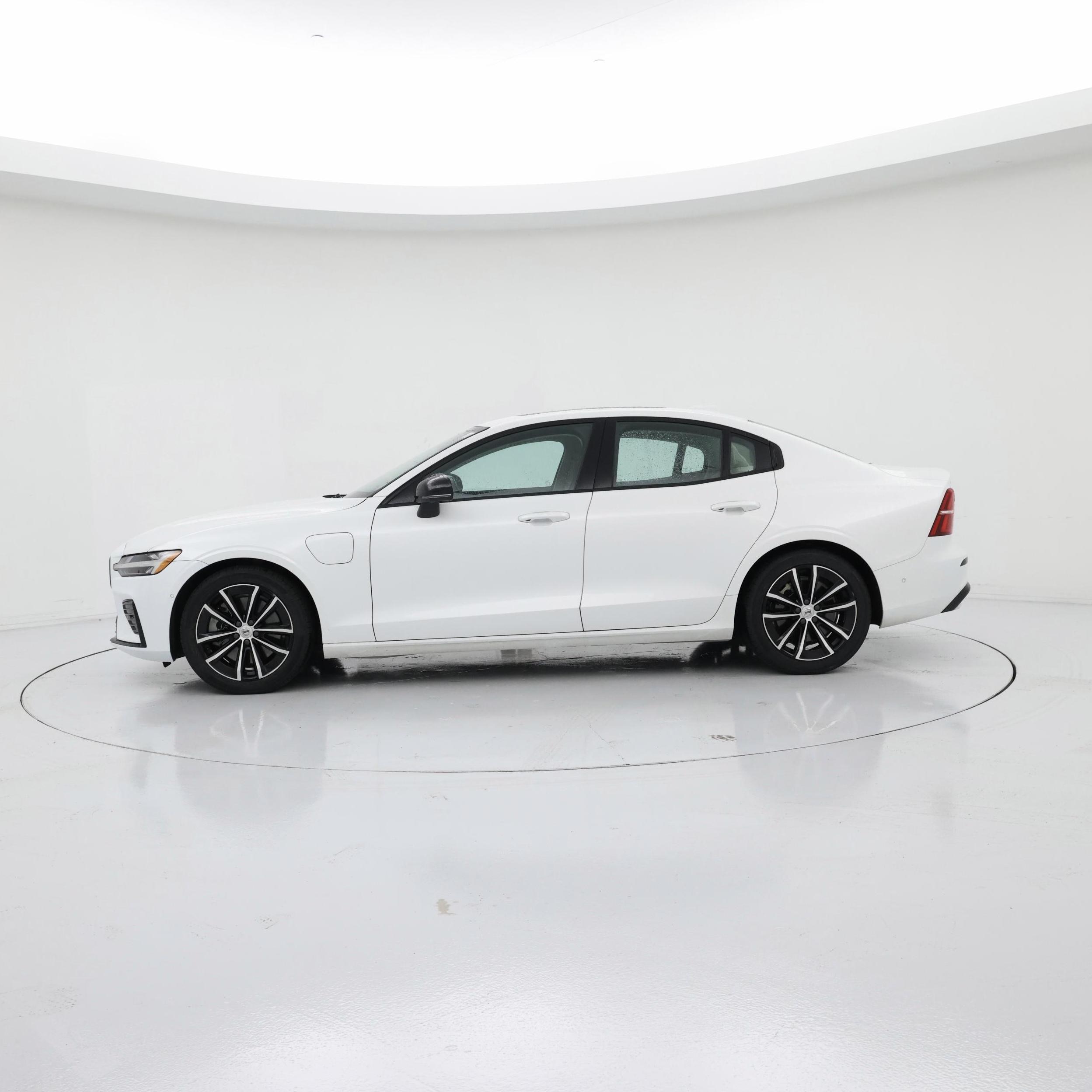 Thumbnail: 2023 Volvo S60 - 3