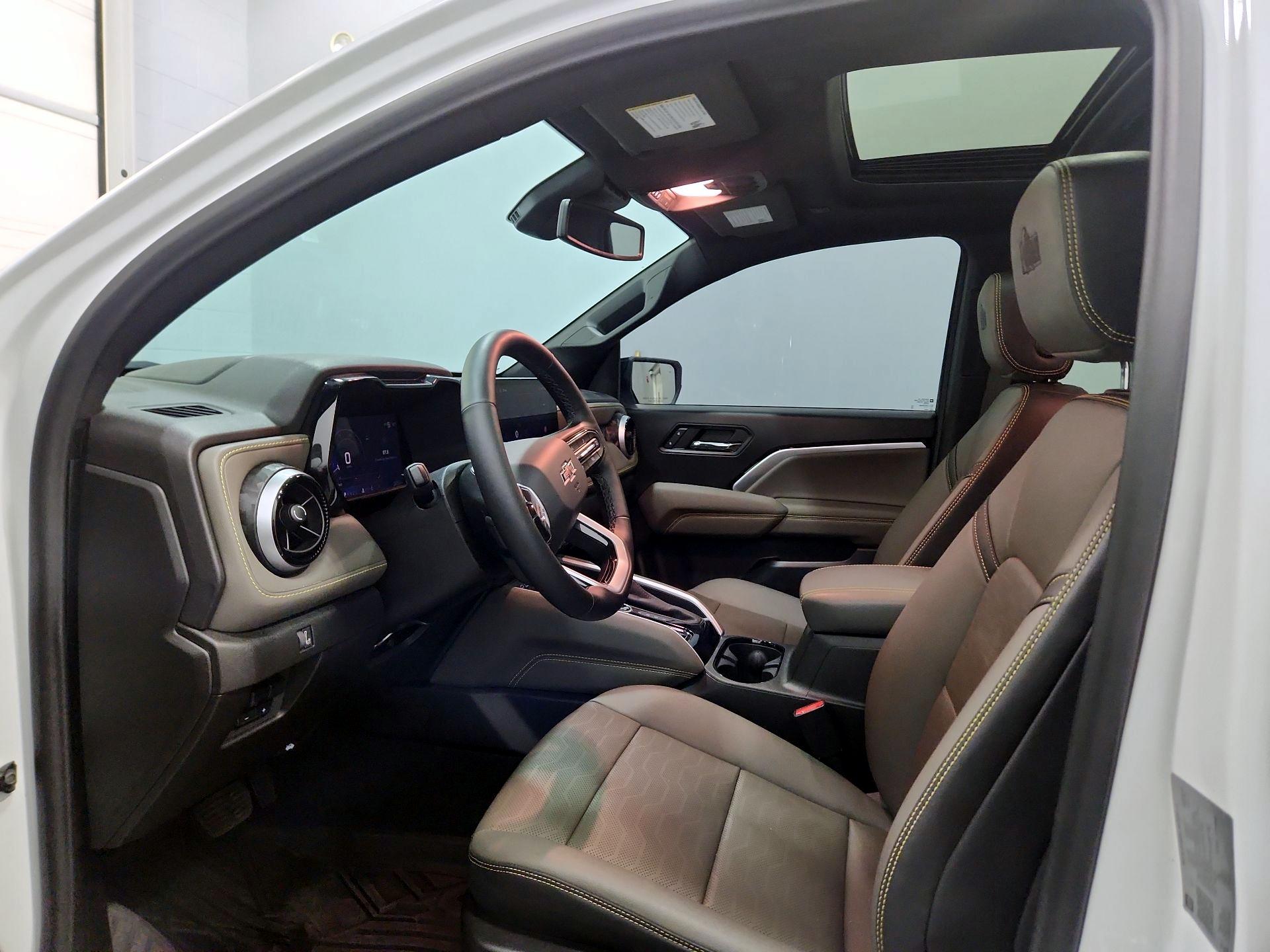 Thumbnail: 2025 Chevrolet Colorado - 11