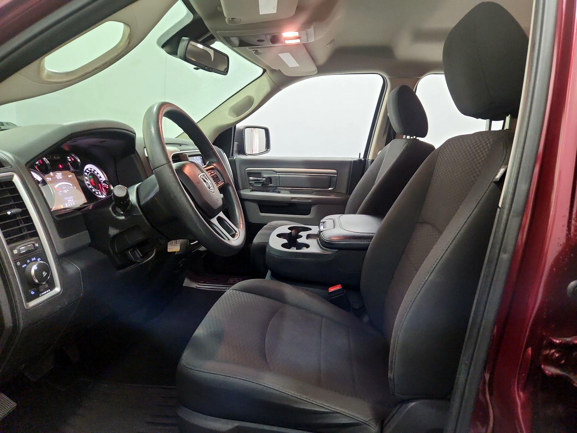 Thumbnail: 2020 RAM 1500 Classic - 11