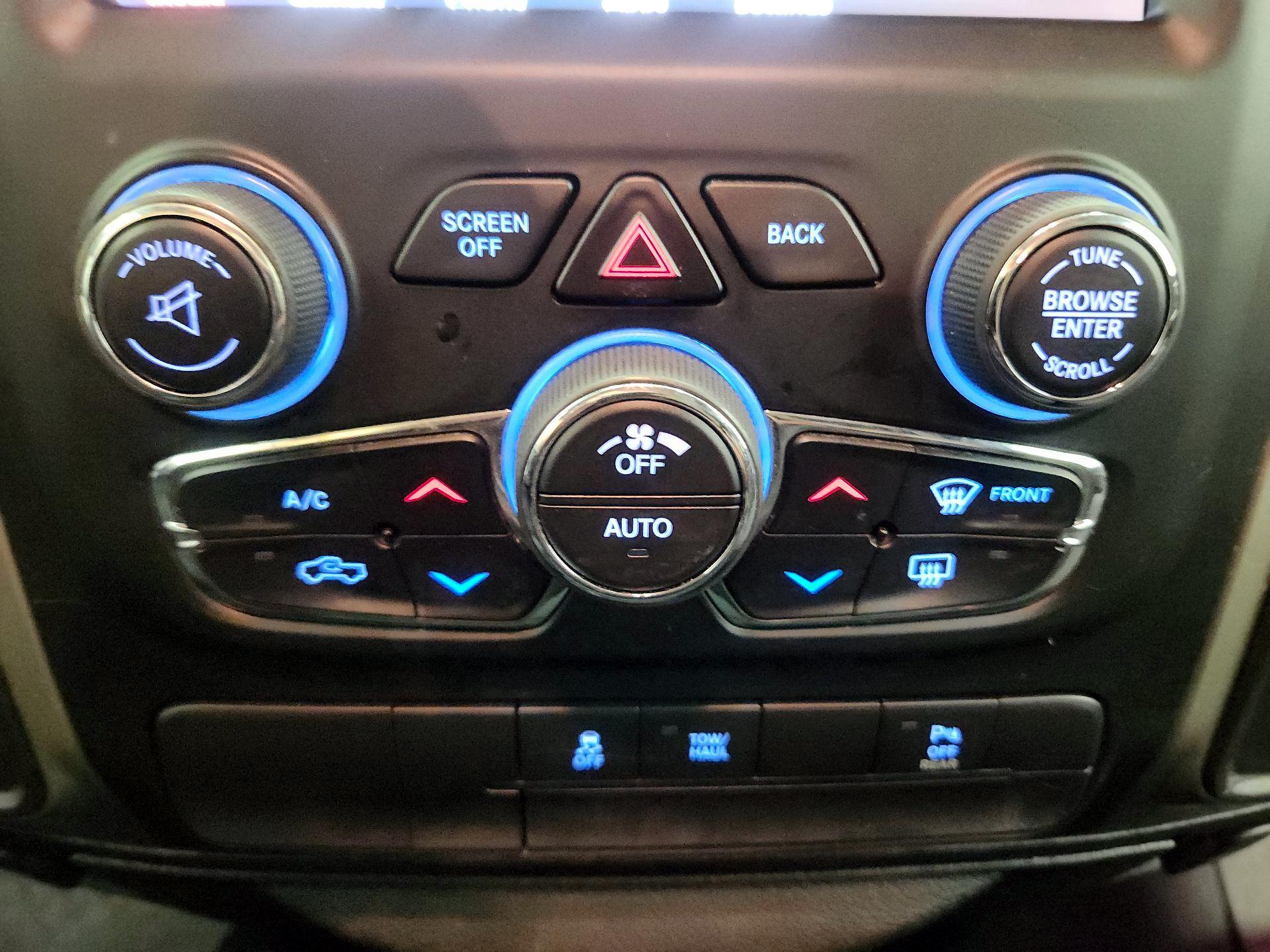 Thumbnail: 2020 RAM 1500 Classic - 16