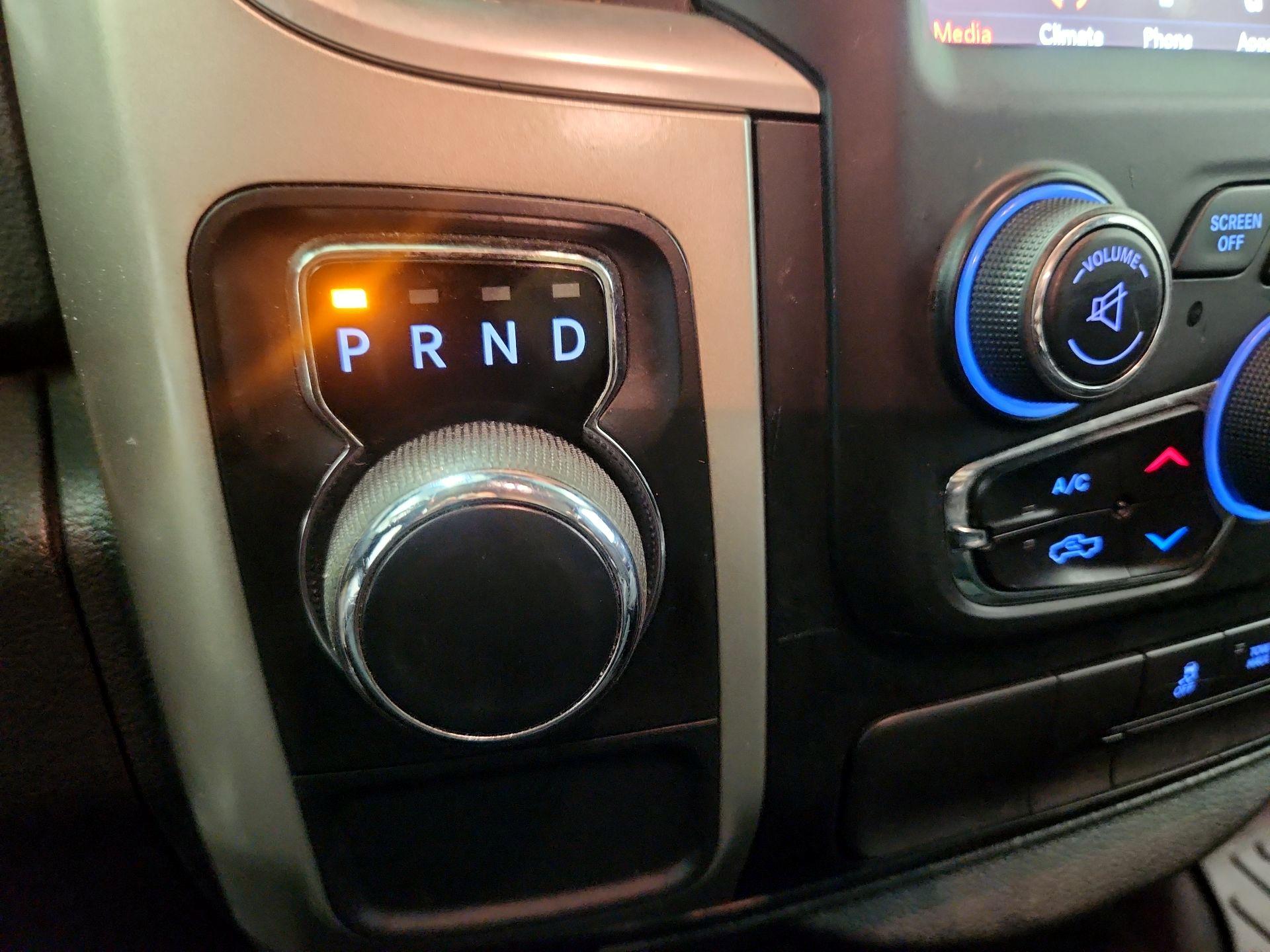 Thumbnail: 2020 RAM 1500 Classic - 17