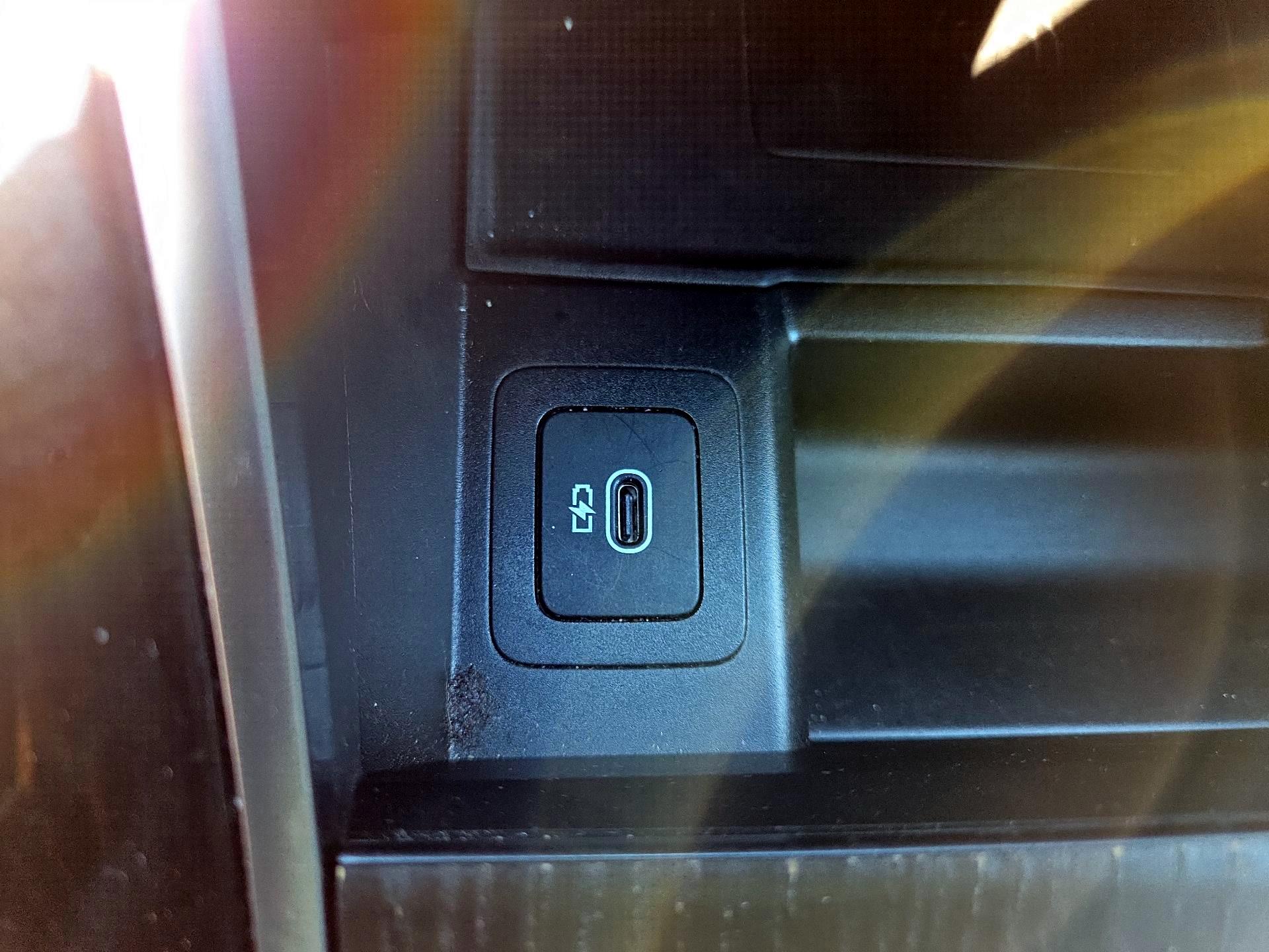 Thumbnail: 2024 Land Rover Range Rover Evoque - 17